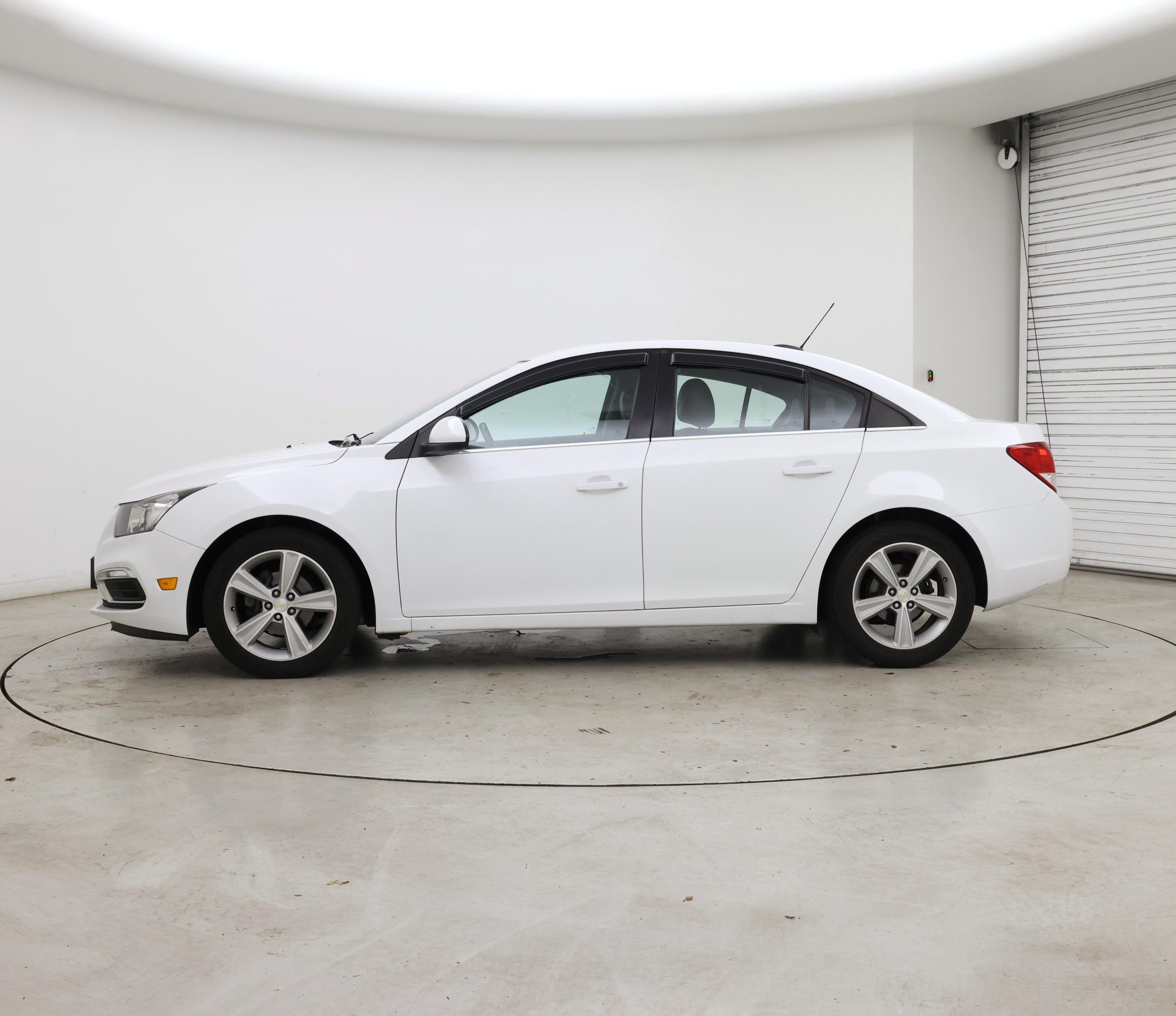 Thumbnail: 2015 Chevrolet Cruze - 3