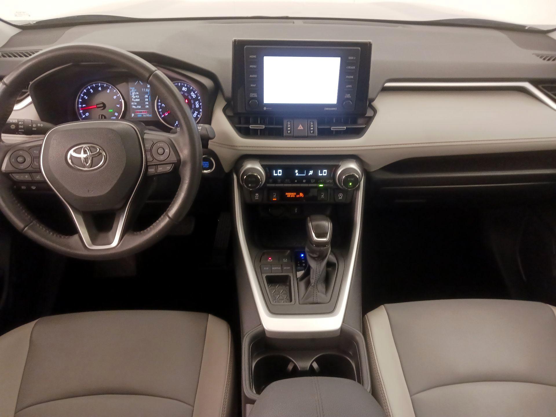 Thumbnail: 2021 Toyota RAV4 - 9