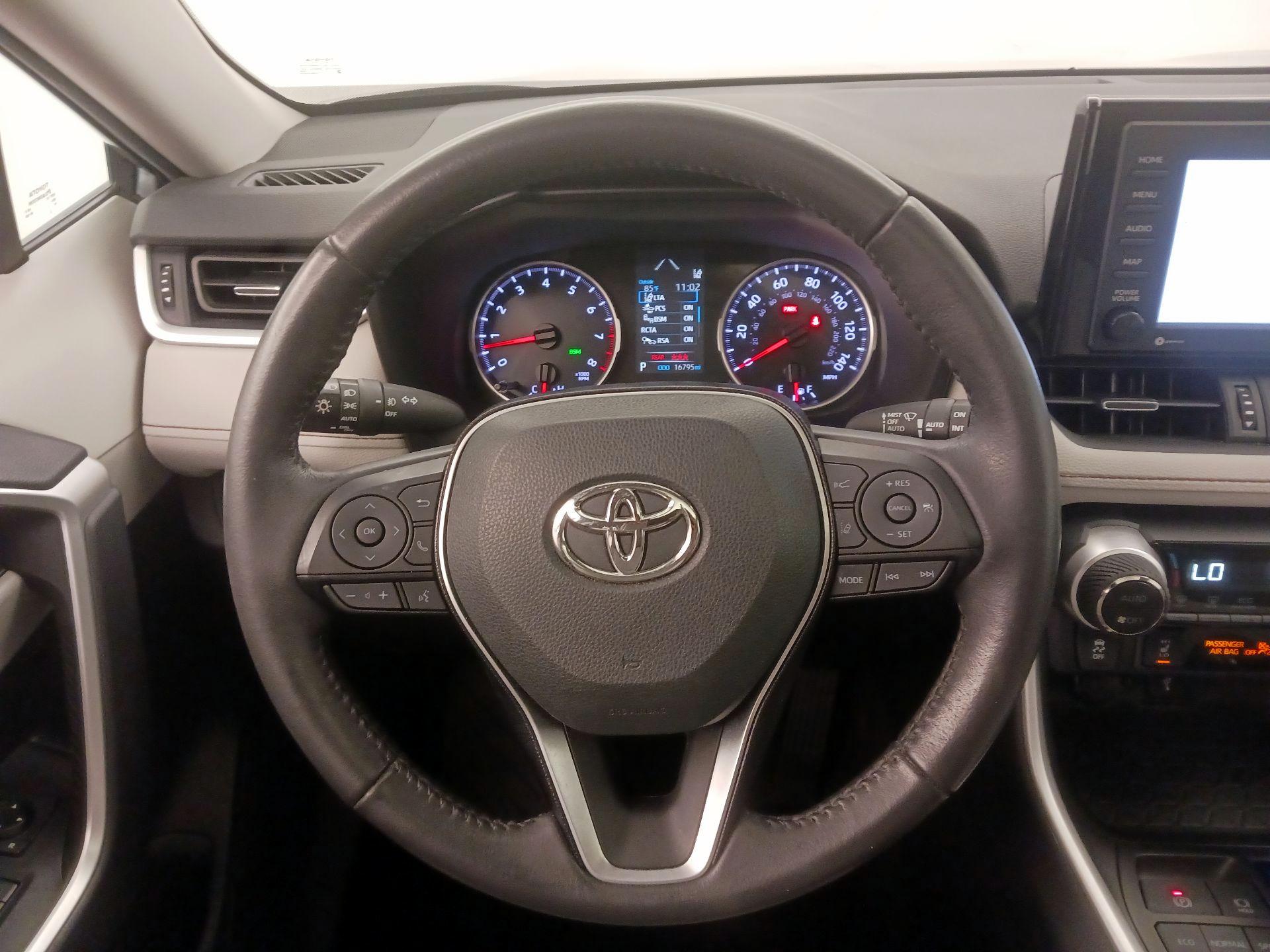Thumbnail: 2021 Toyota RAV4 - 10