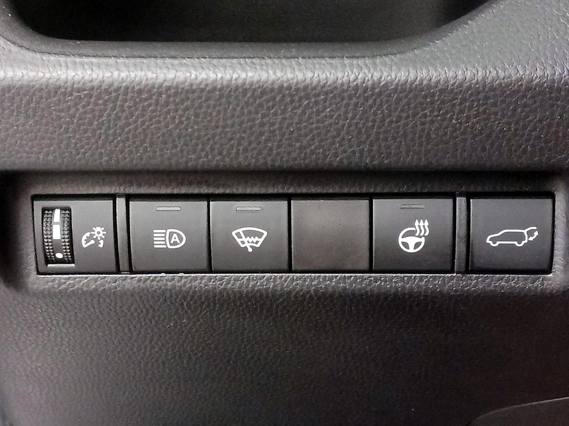 Thumbnail: 2021 Toyota RAV4 - 13