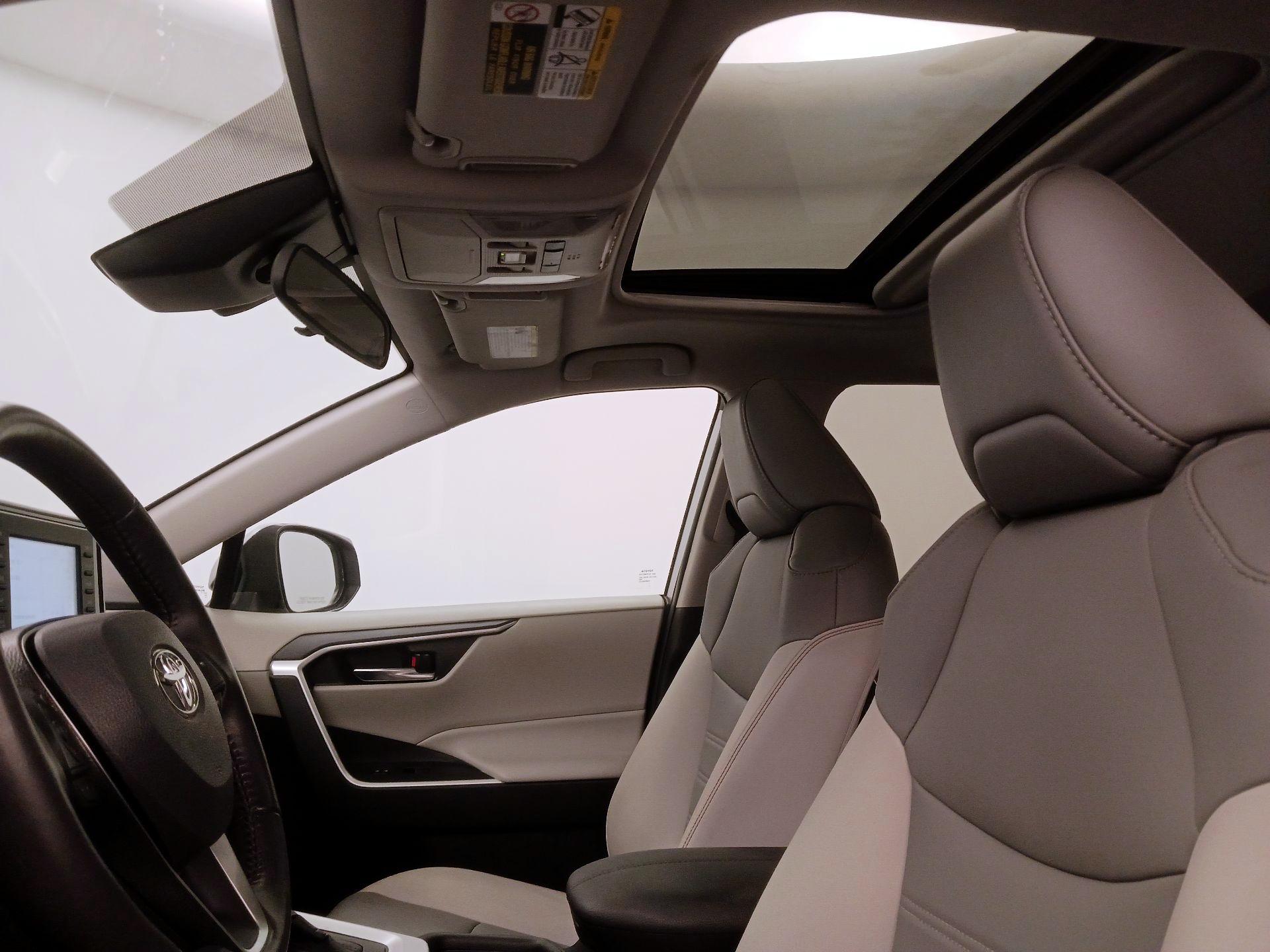 Thumbnail: 2021 Toyota RAV4 - 19
