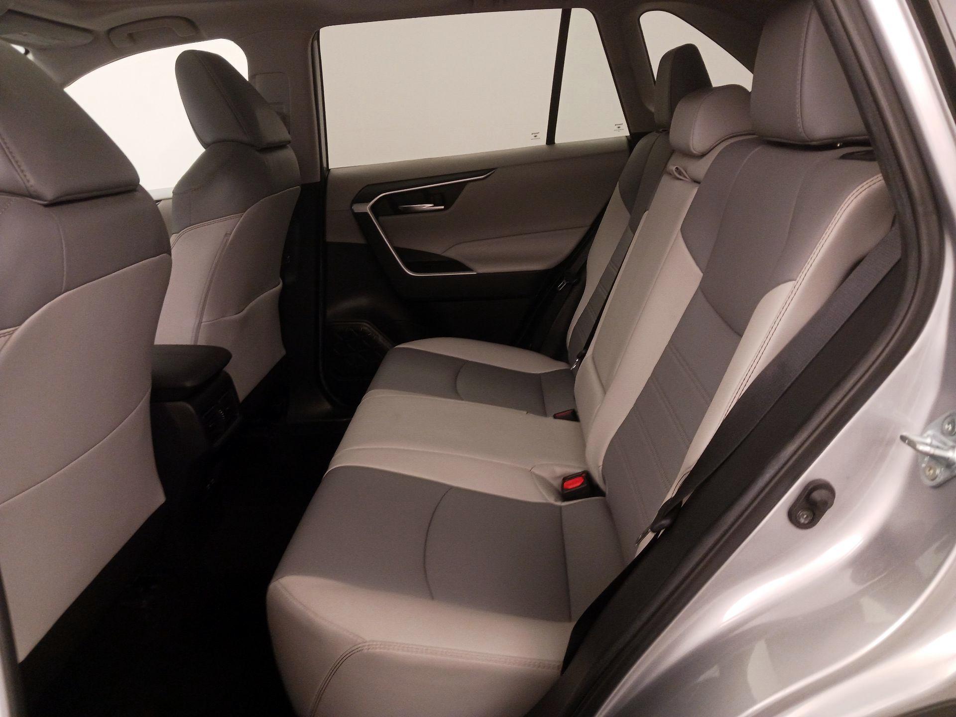 Thumbnail: 2021 Toyota RAV4 - 20