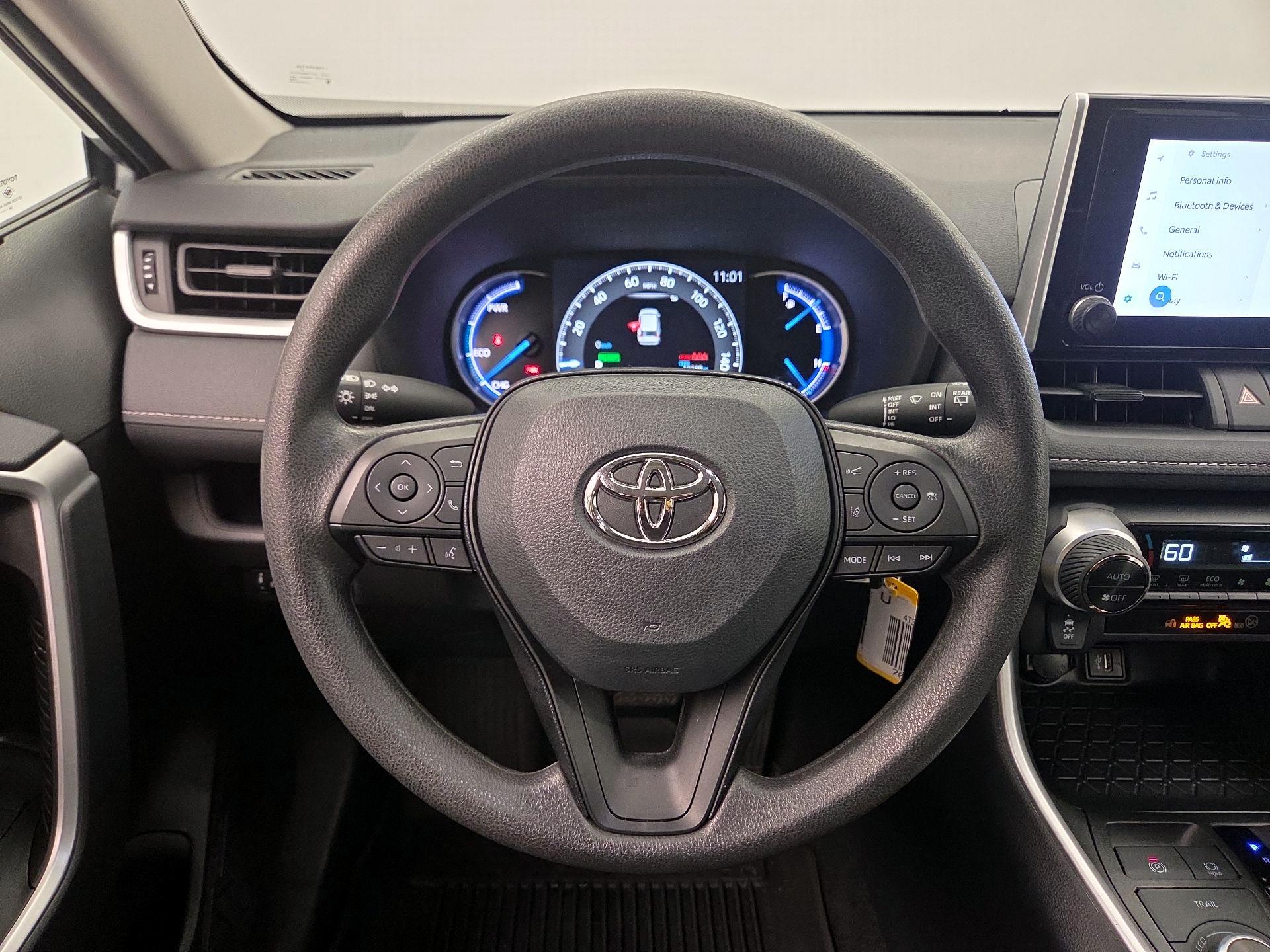 Thumbnail: 2025 Toyota RAV4 - 10