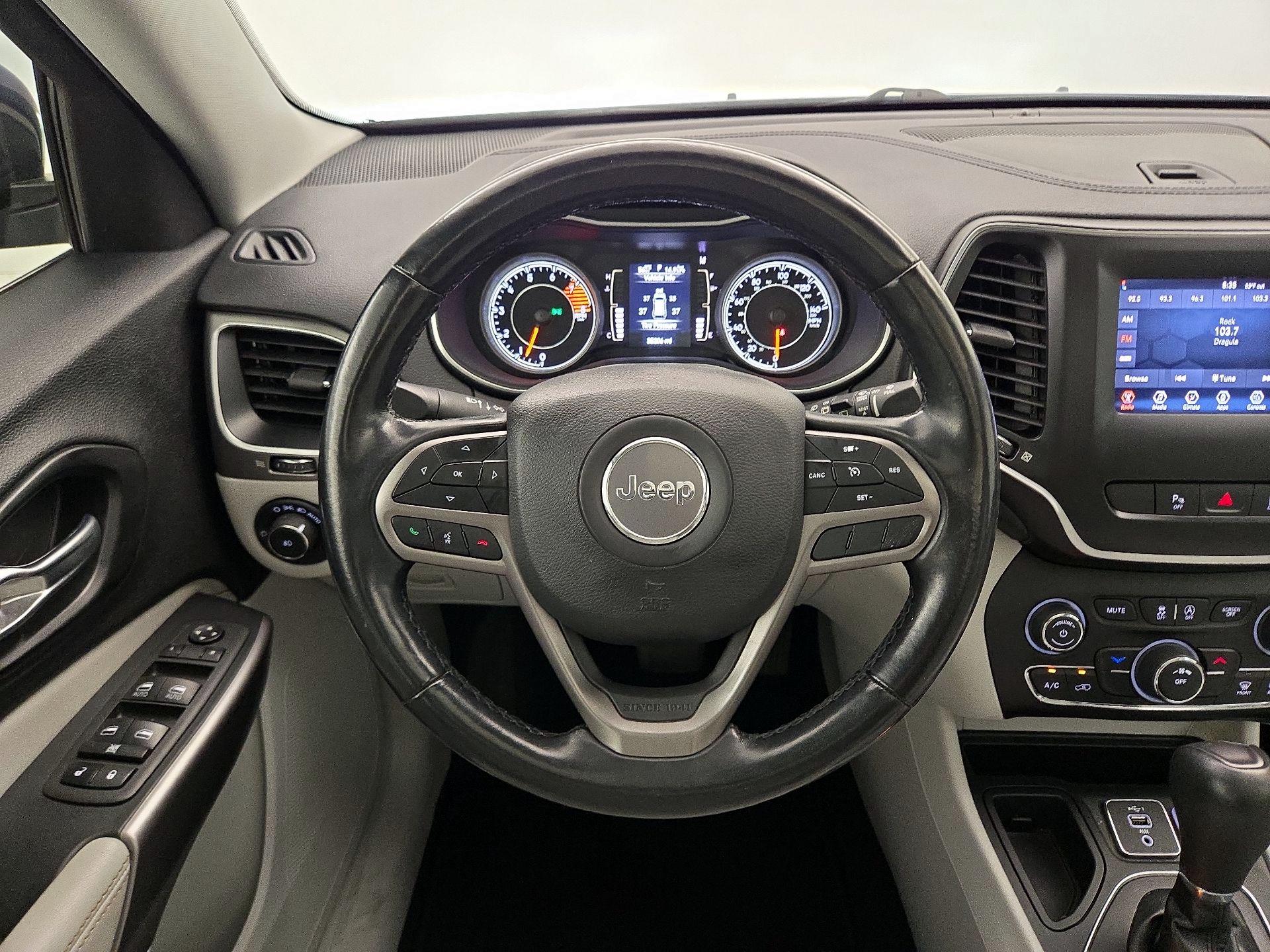 Thumbnail: 2021 Jeep Cherokee - 10