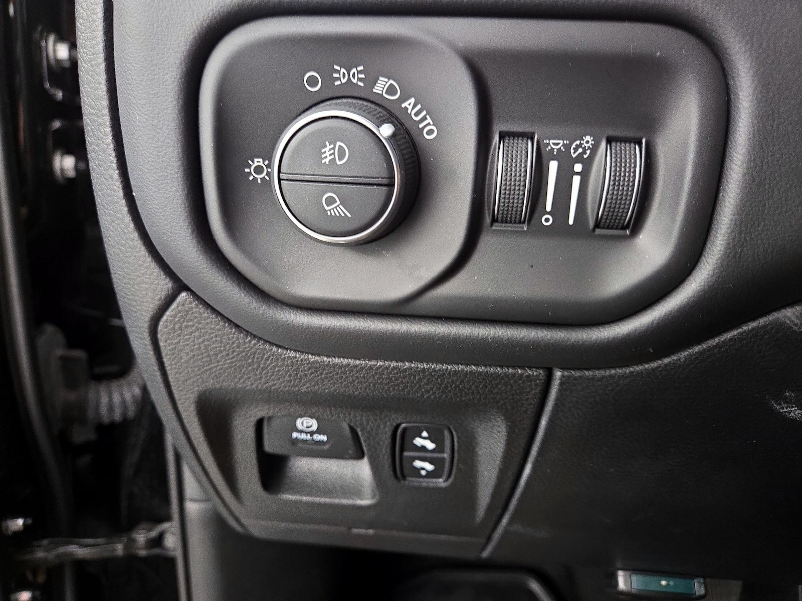 2022 RAM Ram 1500 Pickup Limited - Photo 14