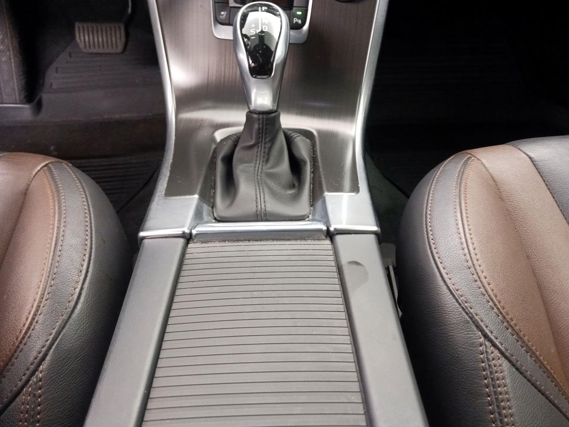 Thumbnail: 2016 Volvo XC60 - 17