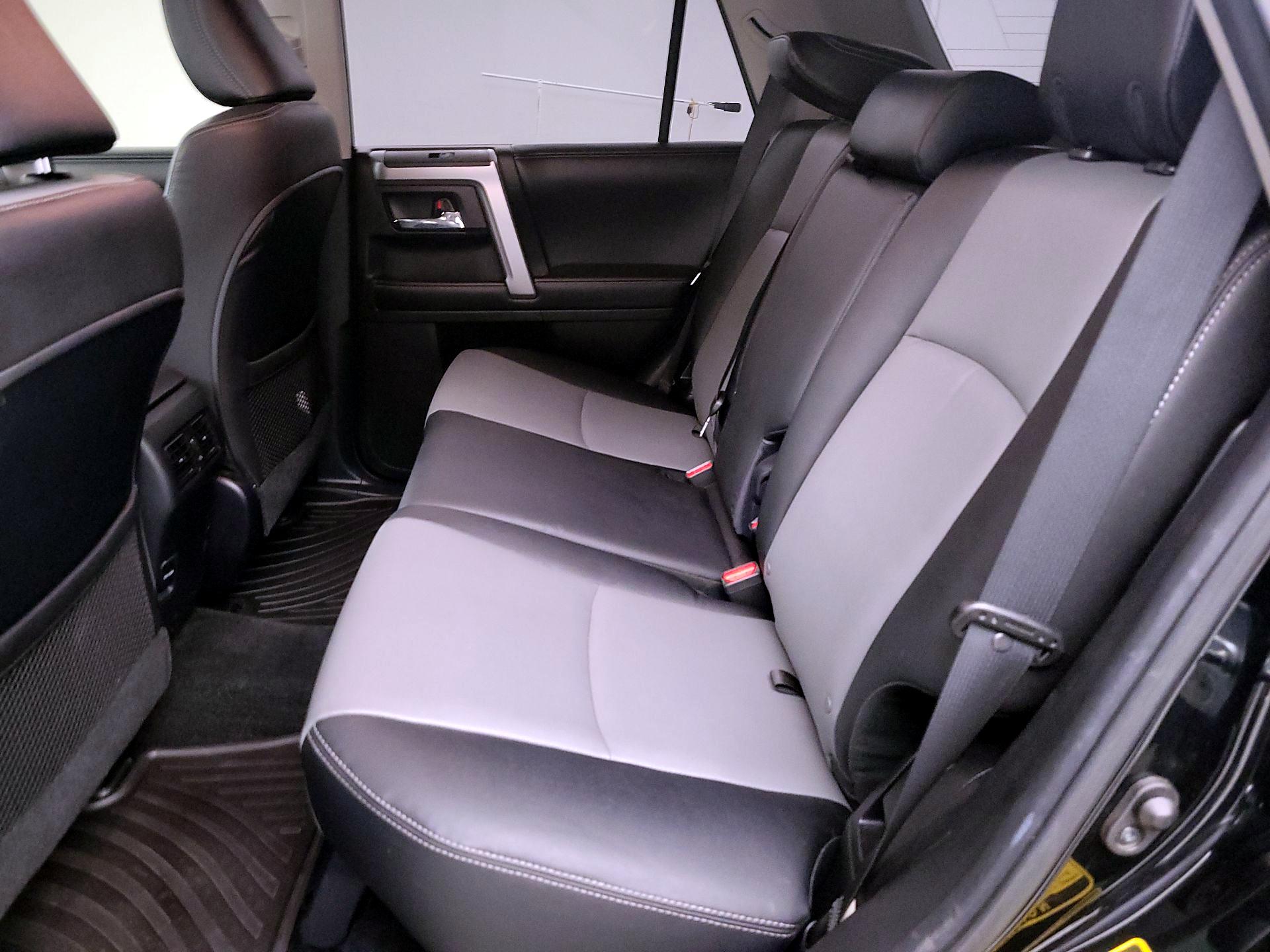 Thumbnail: 2016 Toyota 4Runner - 20
