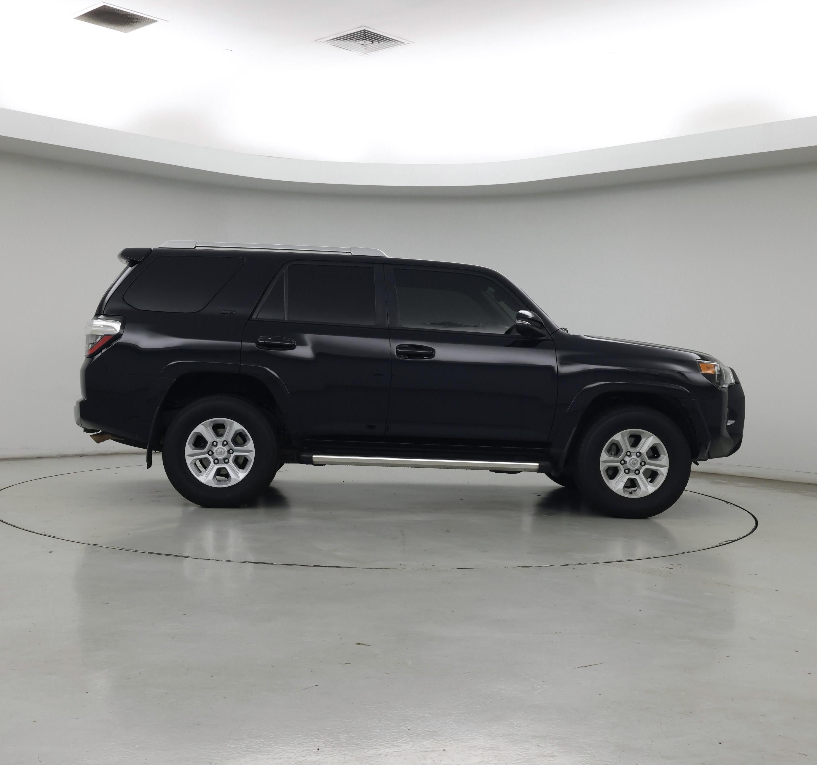 Thumbnail: 2016 Toyota 4Runner - 7