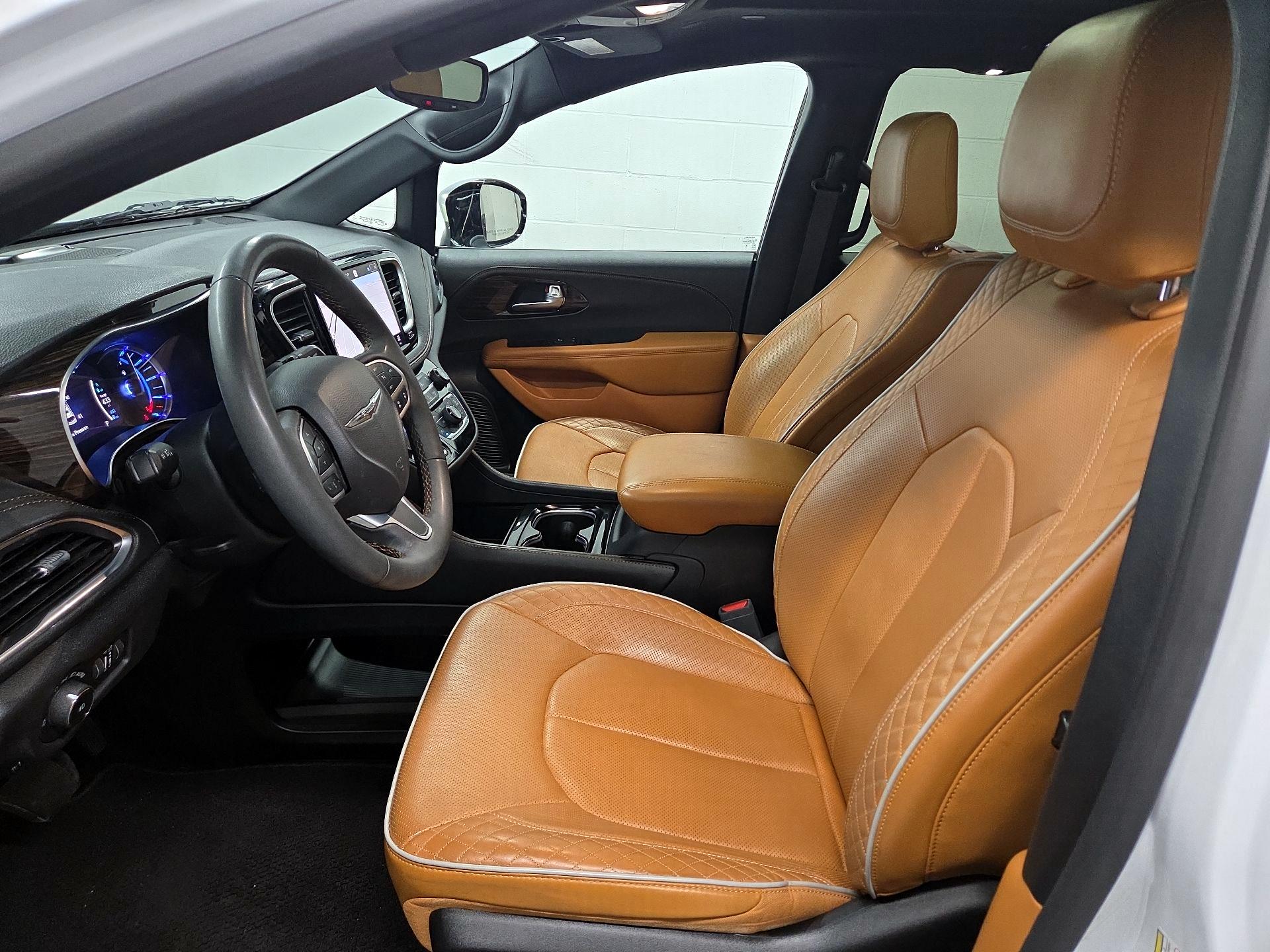 Thumbnail: 2023 Chrysler Pacifica - 11