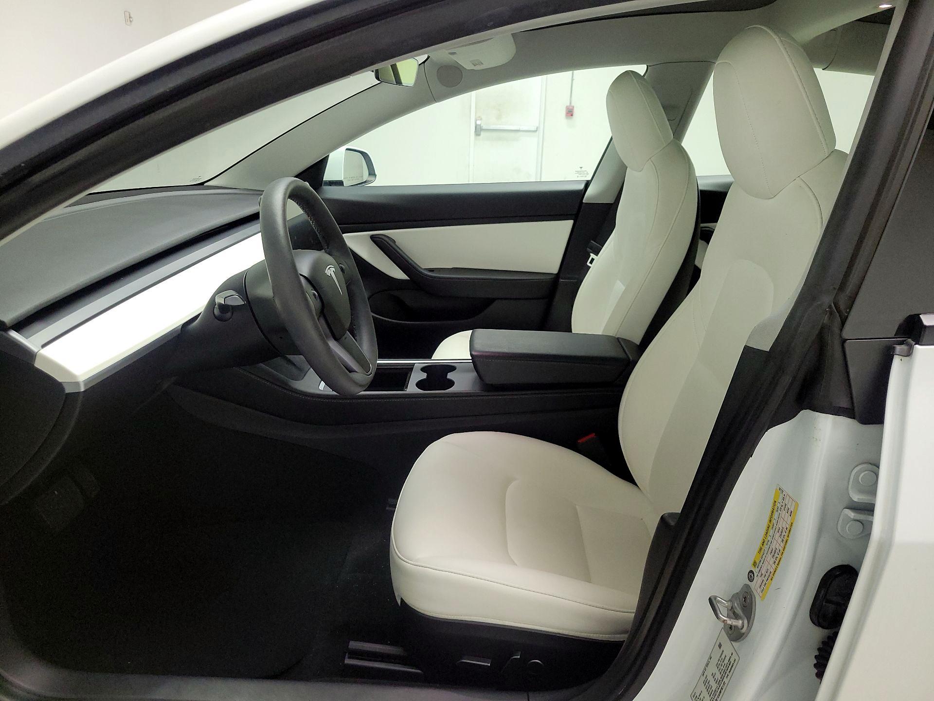 Thumbnail: 2021 Tesla Model 3 - 11