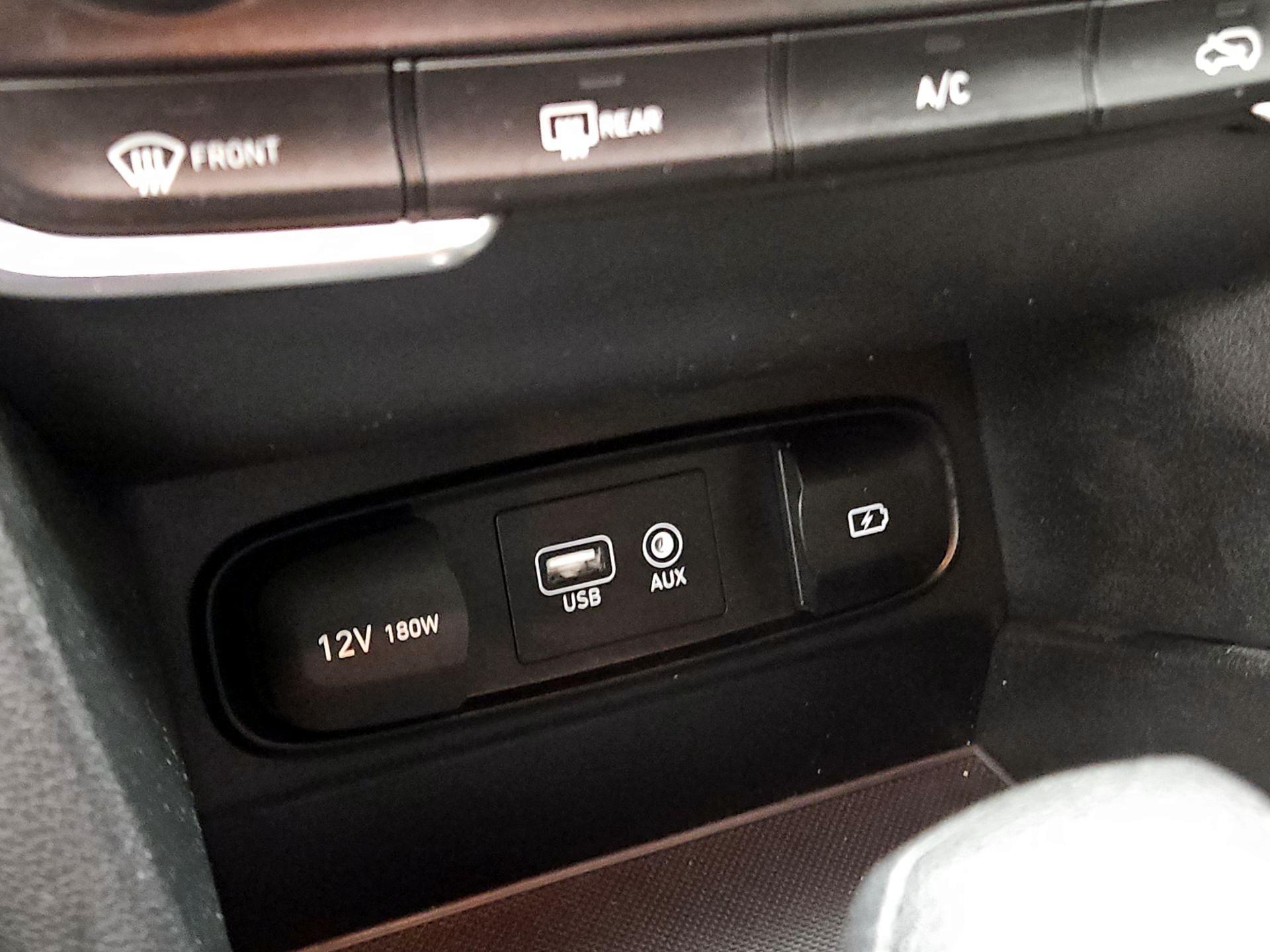 Thumbnail: 2019 Hyundai Santa Fe - 18