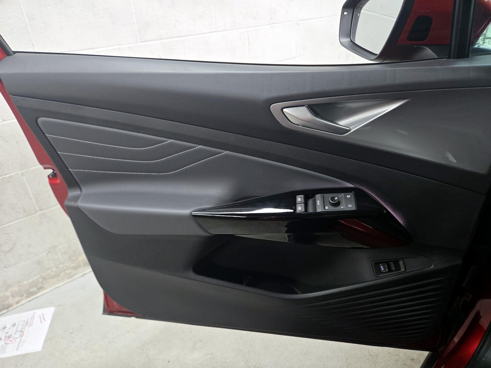 Thumbnail: 2023 Volkswagen ID.4 - 12