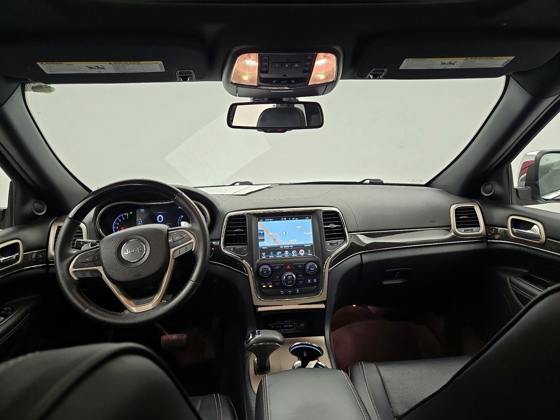 Thumbnail: 2015 Jeep Grand Cherokee - 9