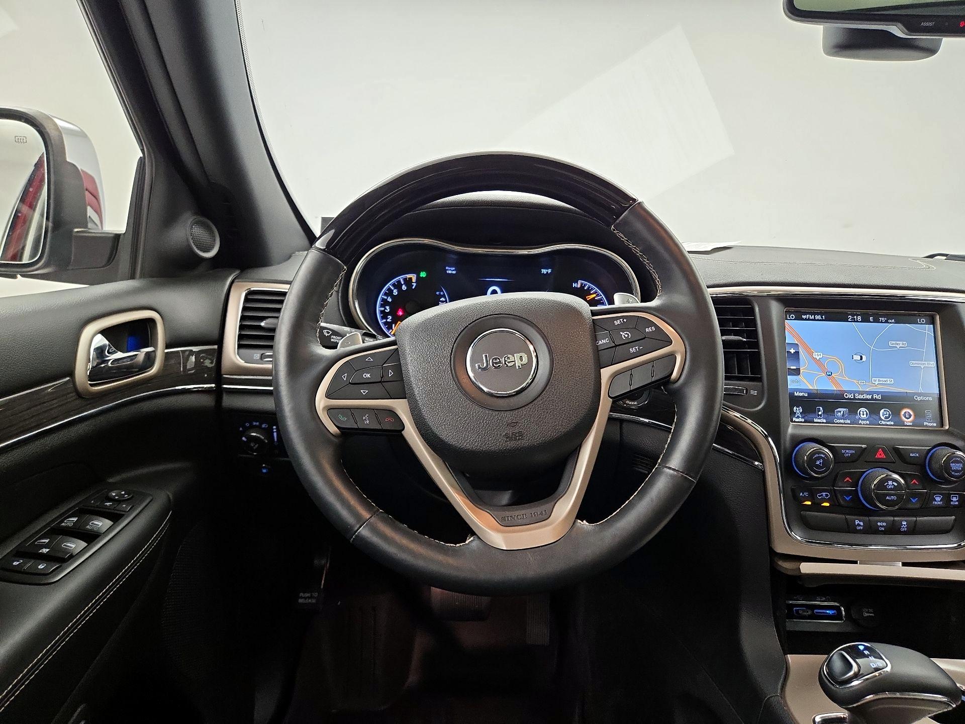 Thumbnail: 2015 Jeep Grand Cherokee - 10