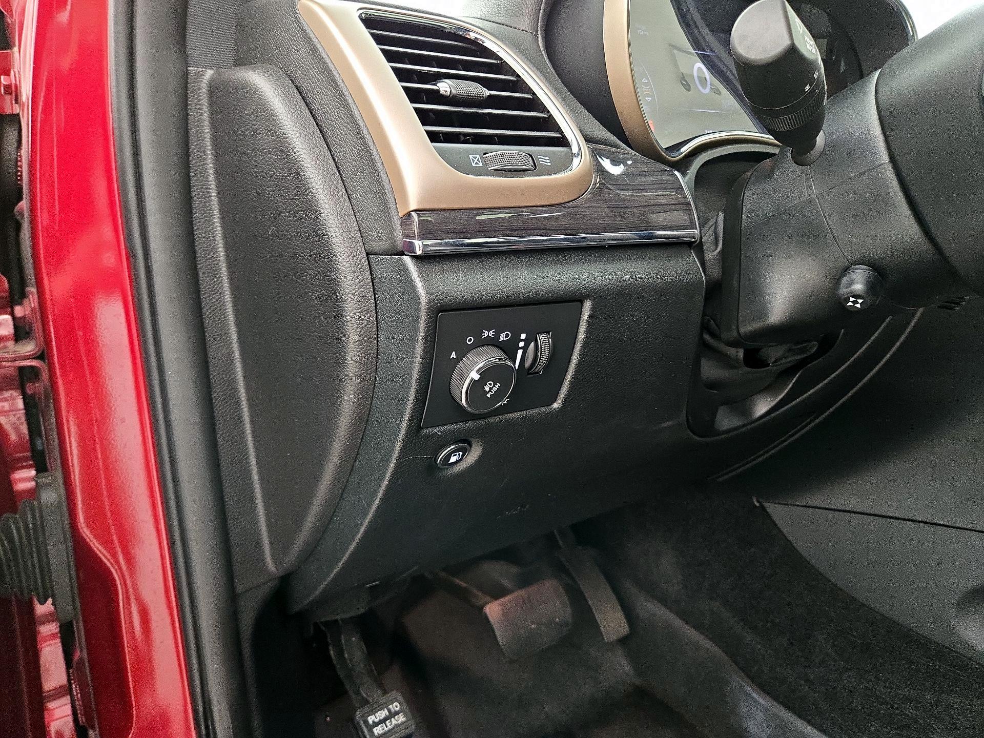 Thumbnail: 2015 Jeep Grand Cherokee - 13