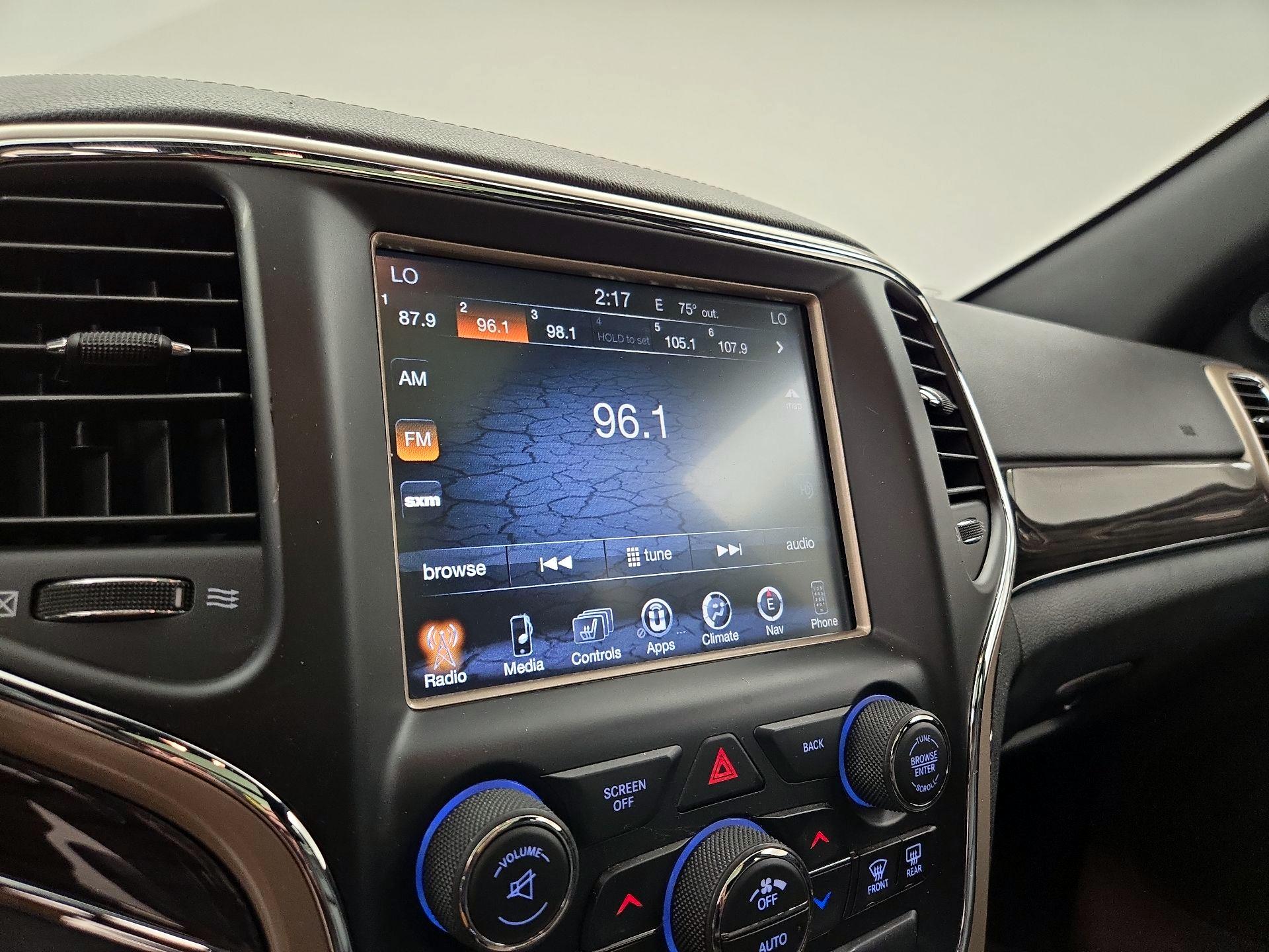 Thumbnail: 2015 Jeep Grand Cherokee - 16