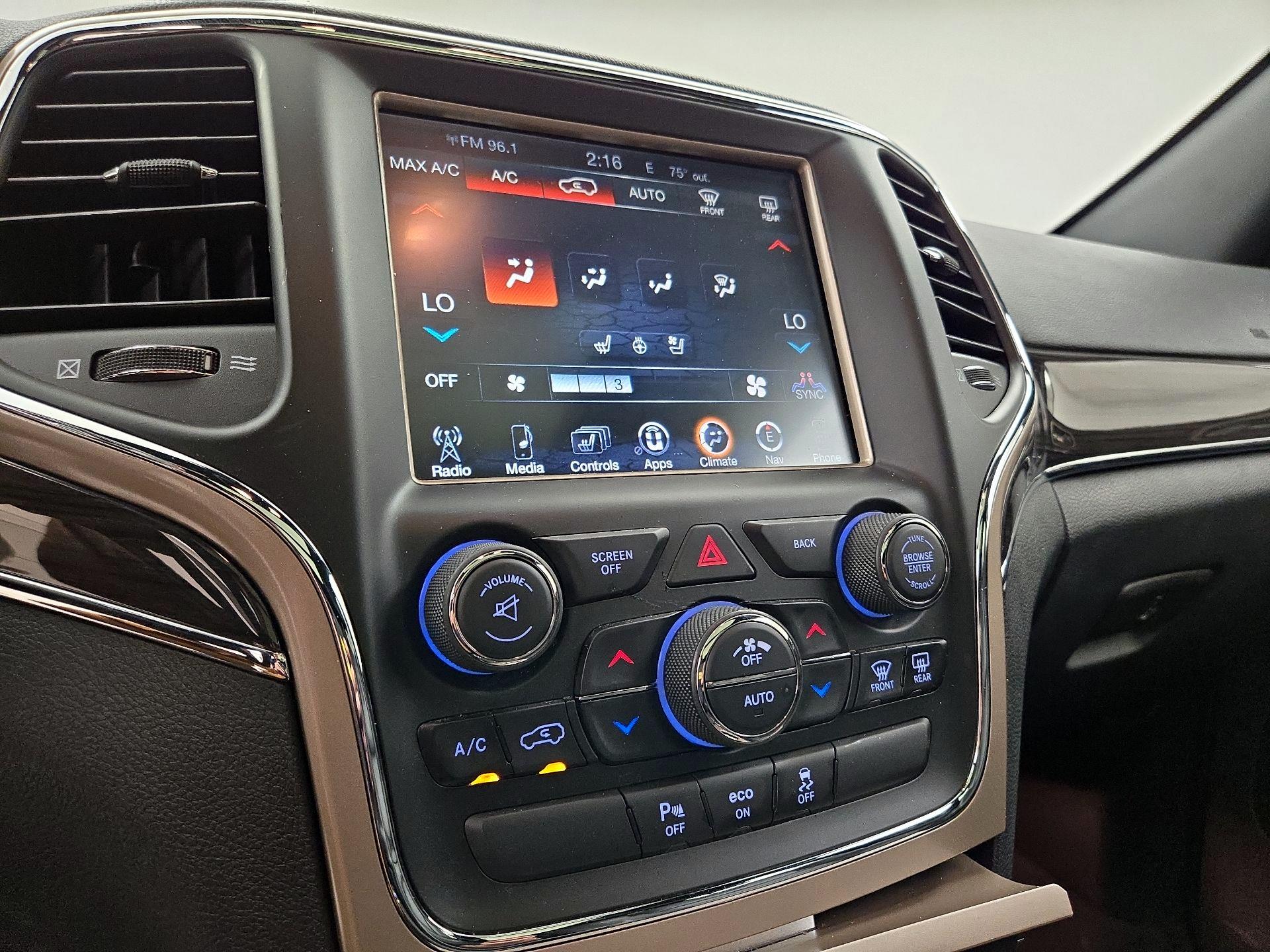 Thumbnail: 2015 Jeep Grand Cherokee - 17