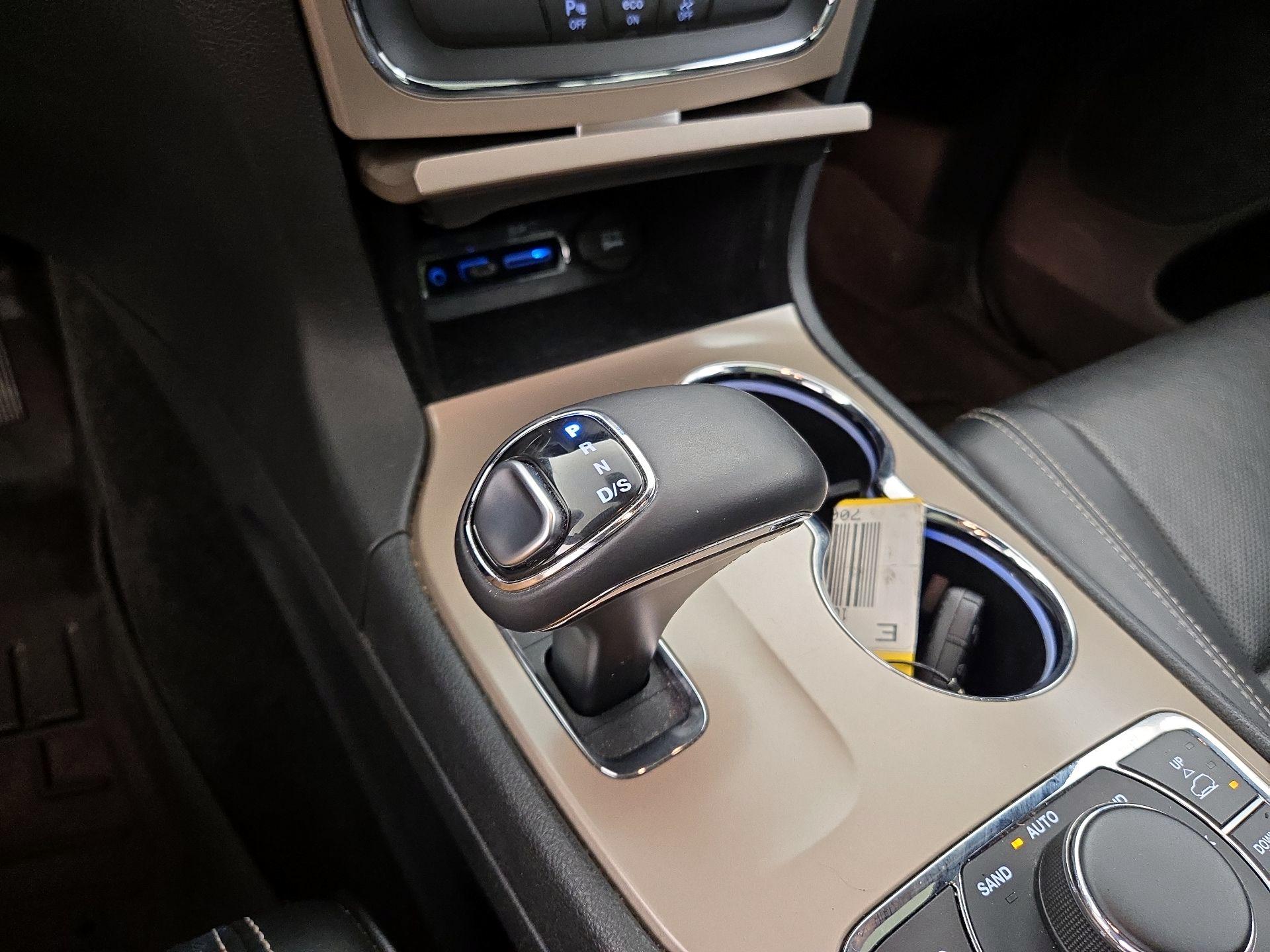 Thumbnail: 2015 Jeep Grand Cherokee - 18