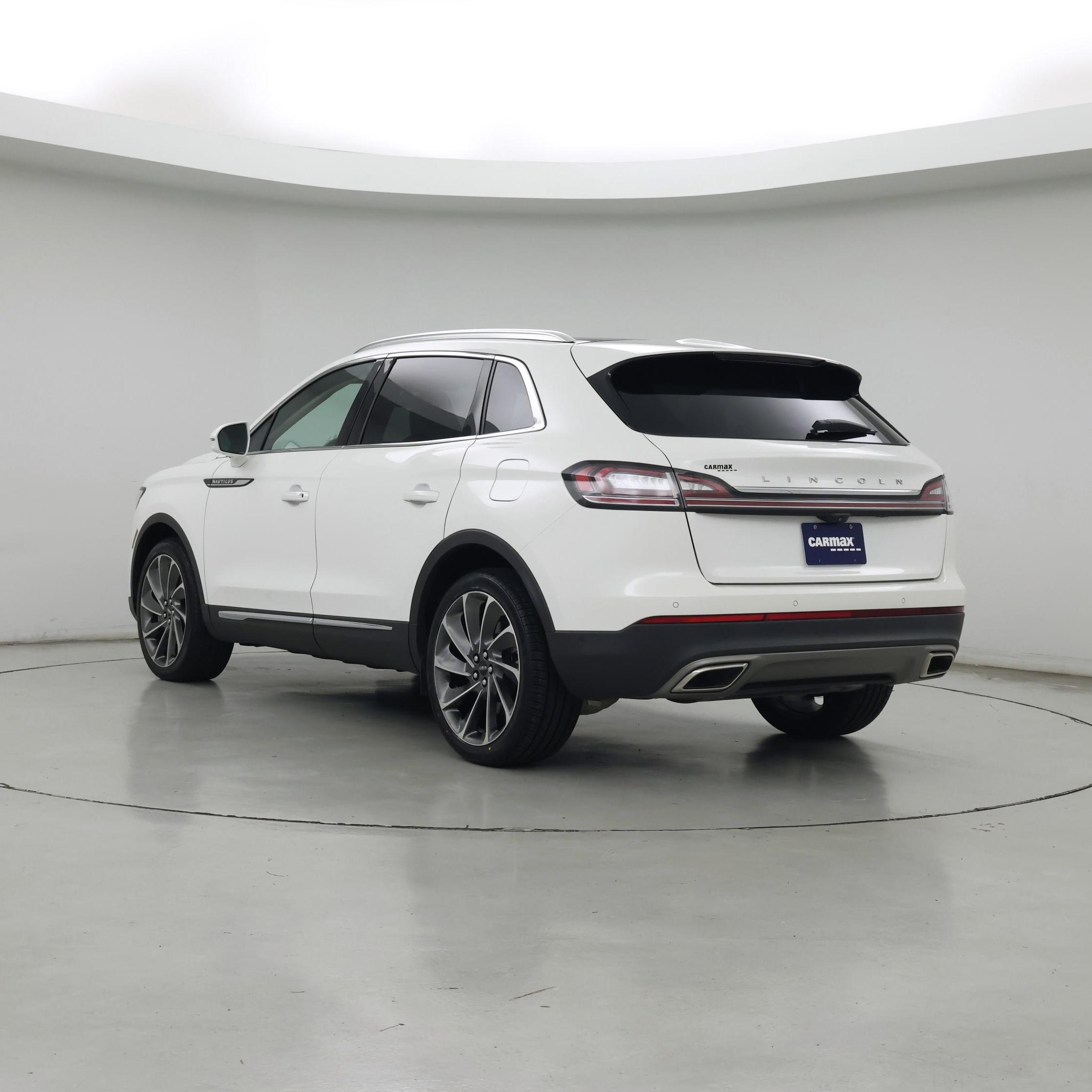 Thumbnail: 2022 Lincoln Nautilus - 2