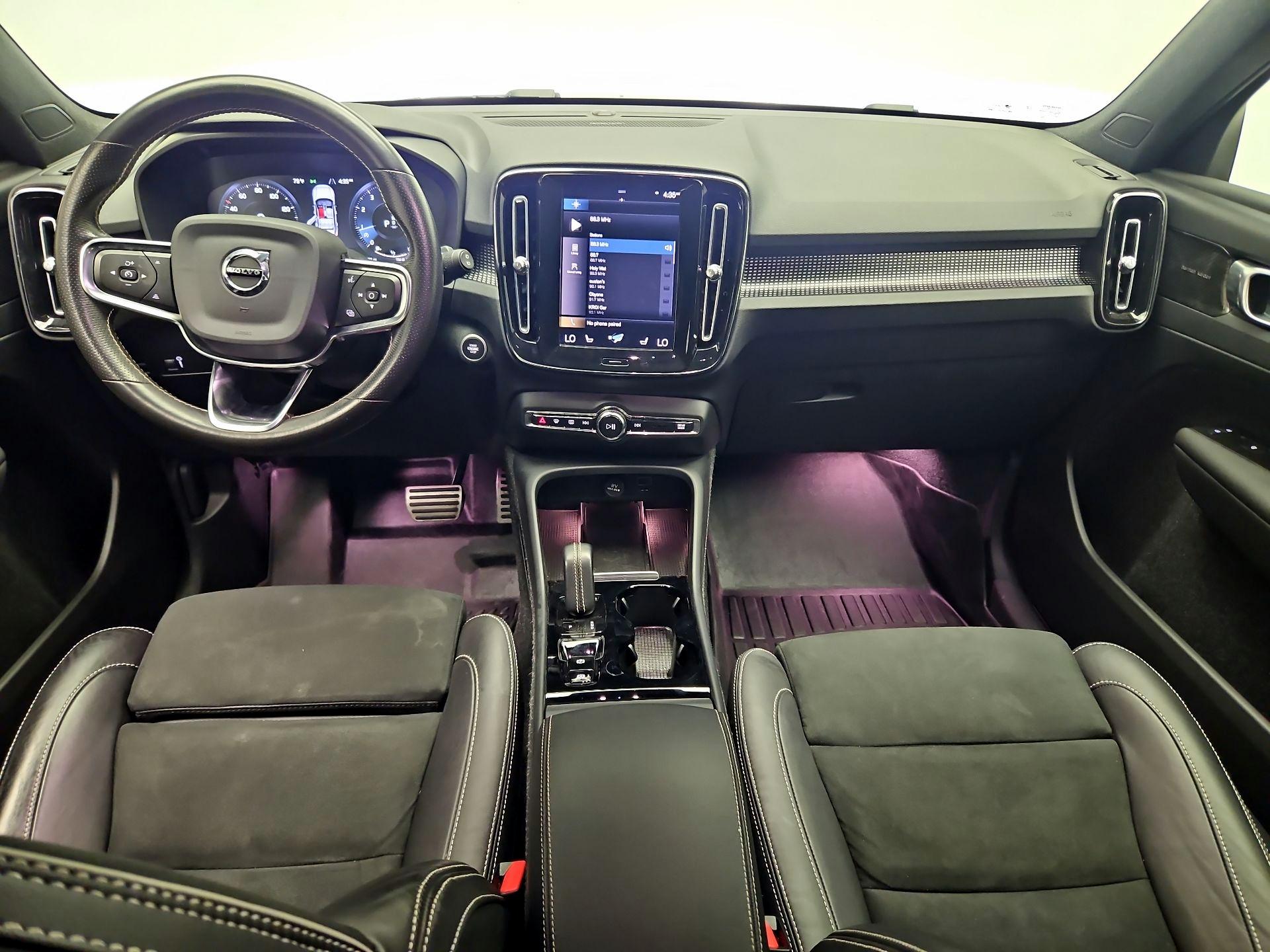 Thumbnail: 2021 Volvo XC40 - 9