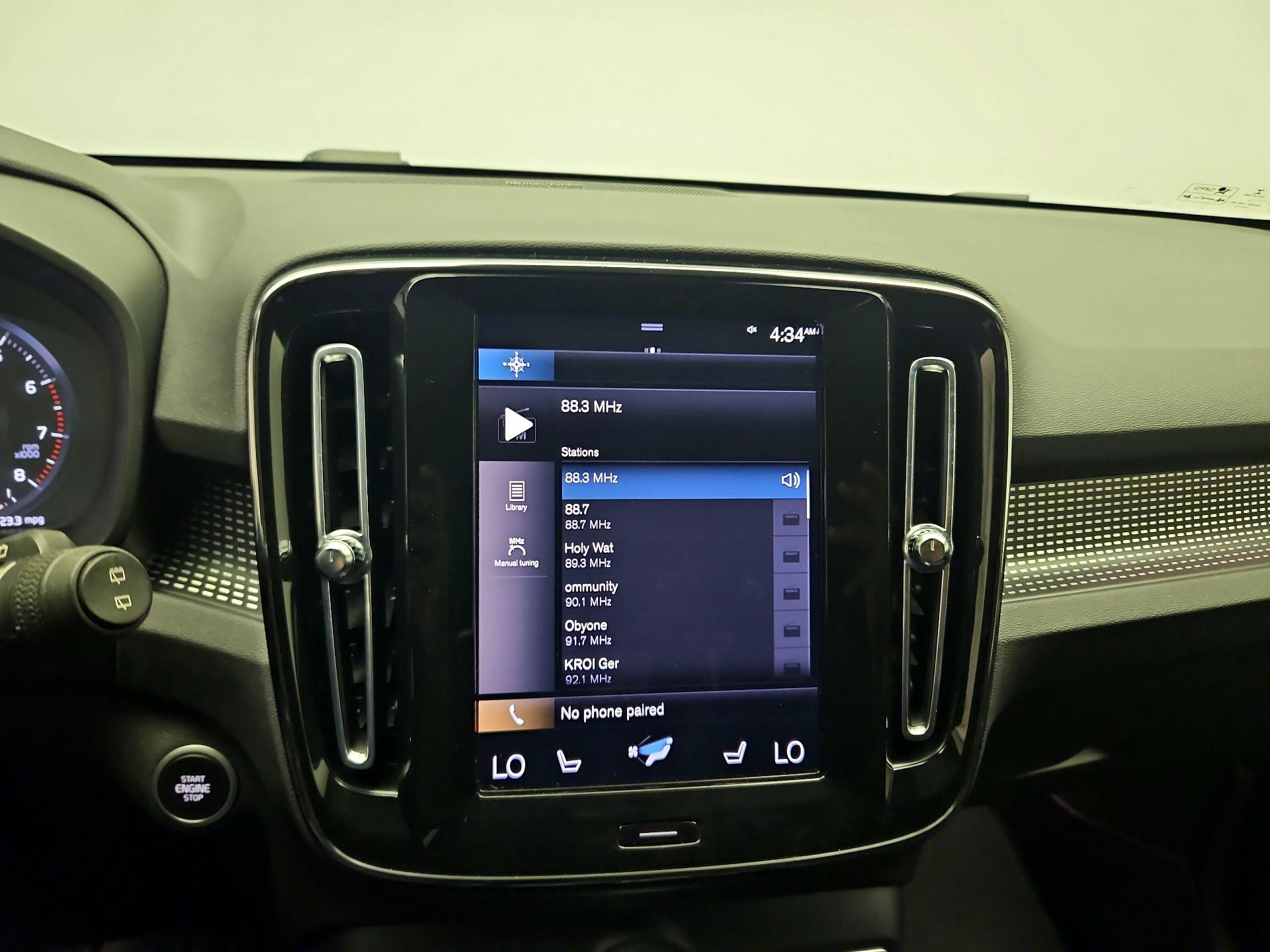 Thumbnail: 2021 Volvo XC40 - 14