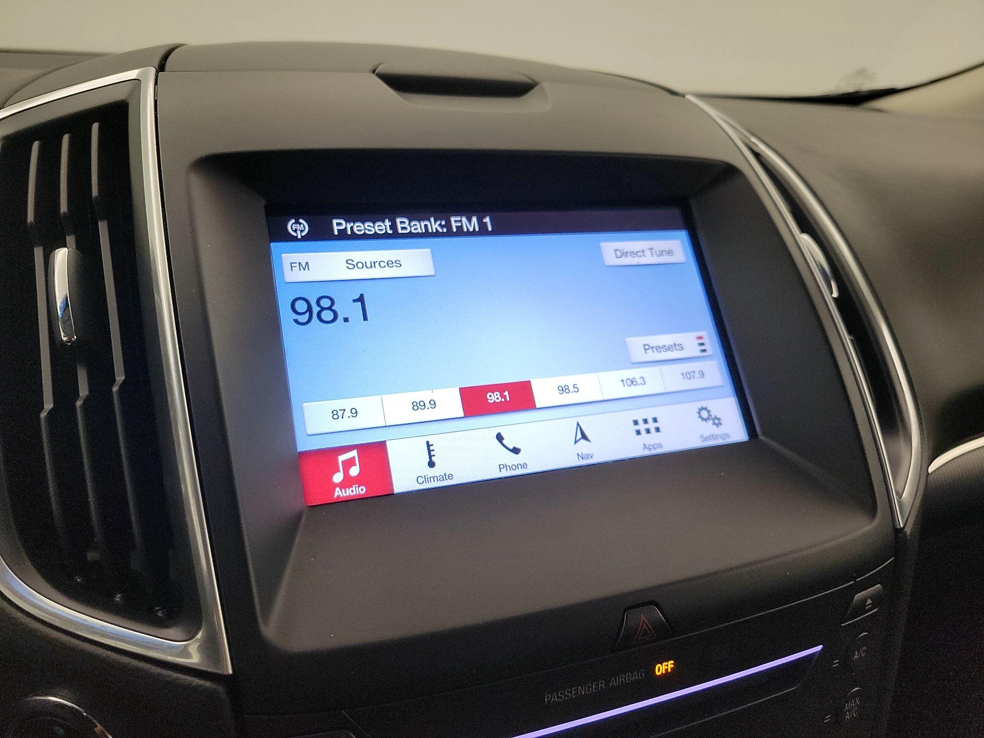 Thumbnail: 2016 Ford Edge - 16