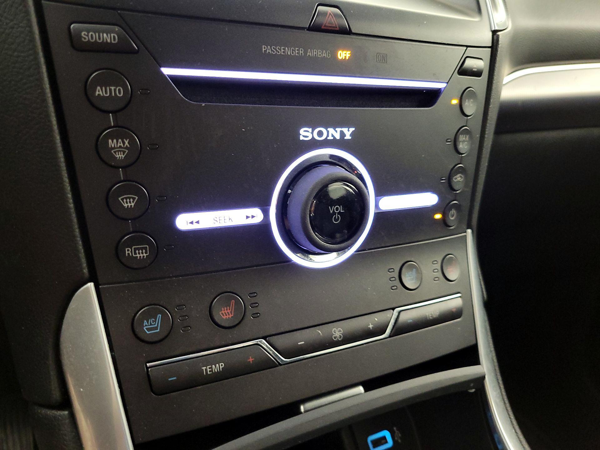 Thumbnail: 2016 Ford Edge - 17