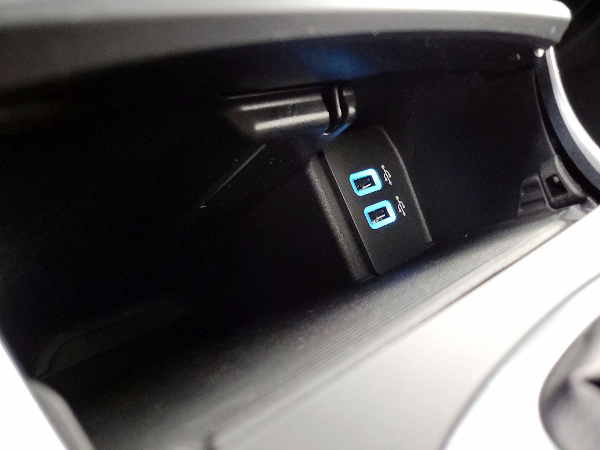 Thumbnail: 2016 Ford Edge - 19