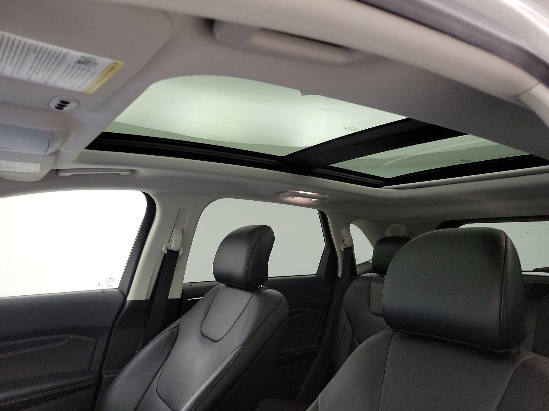 Thumbnail: 2016 Ford Edge - 20