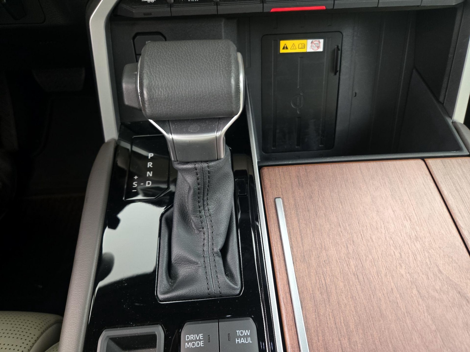 2024 Toyota Tundra 1794 Edition - Photo 18