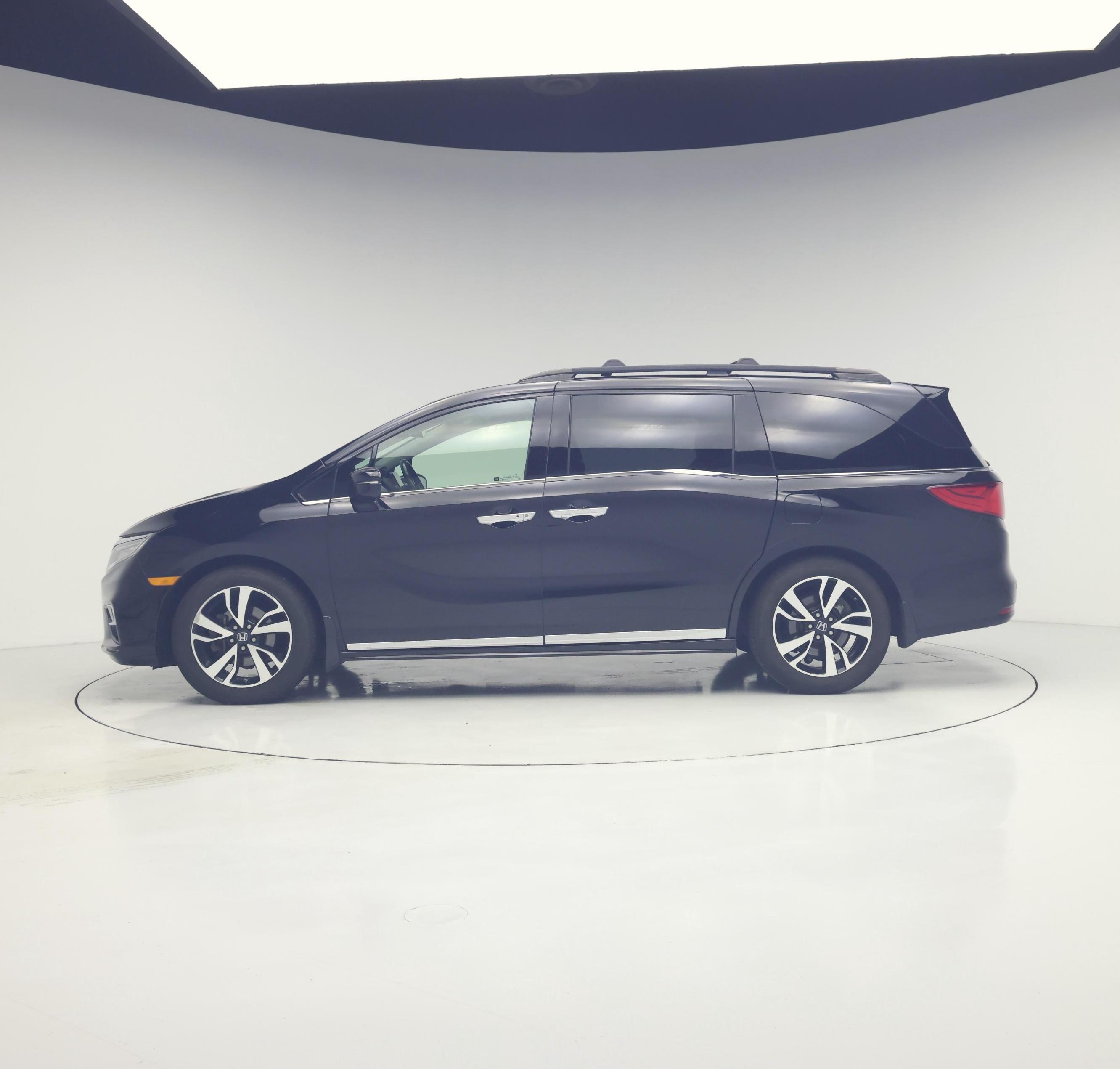 Thumbnail: 2018 Honda Odyssey - 3