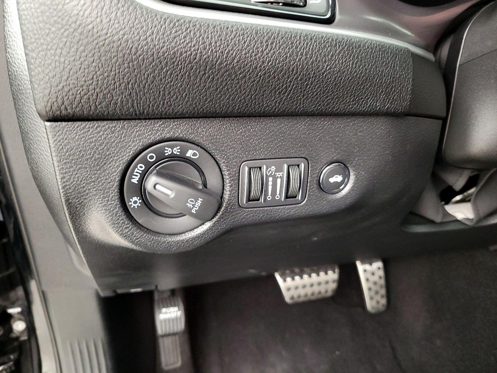 2022 Dodge Challenger R/T - Photo 14