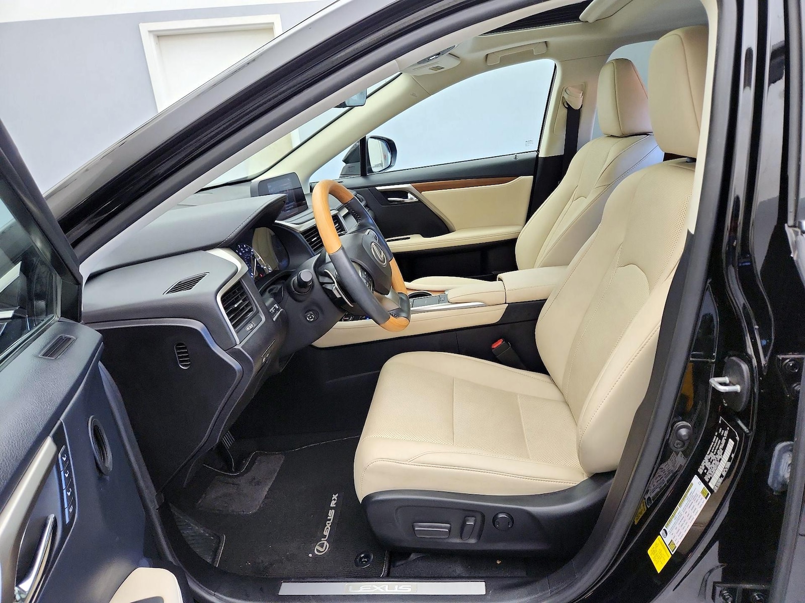 2021 Lexus RX 350 - Photo 12