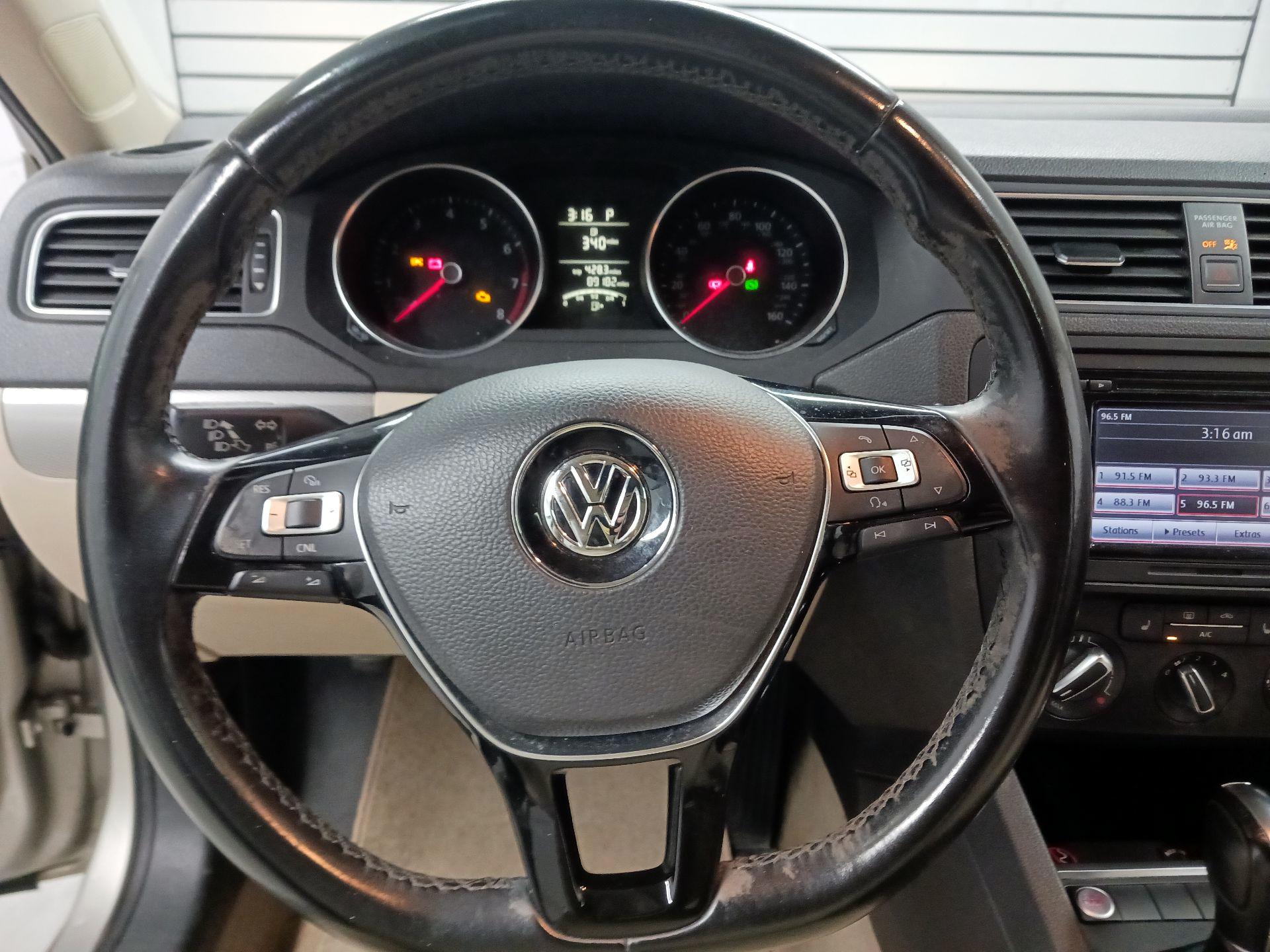 Thumbnail: 2015 Volkswagen Jetta - 10