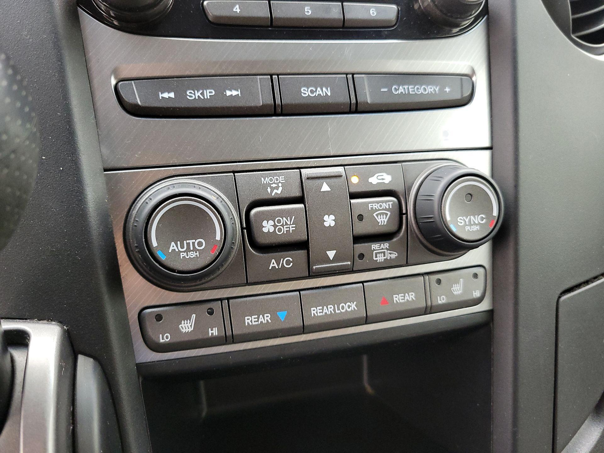 Thumbnail: 2014 Honda Pilot - 16