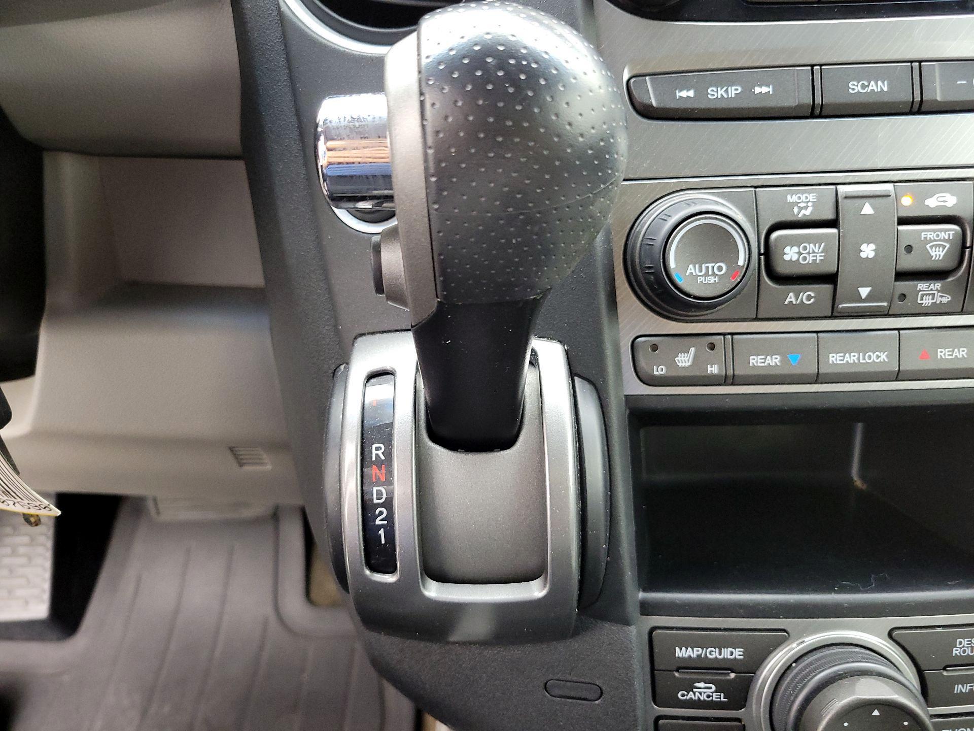 Thumbnail: 2014 Honda Pilot - 17