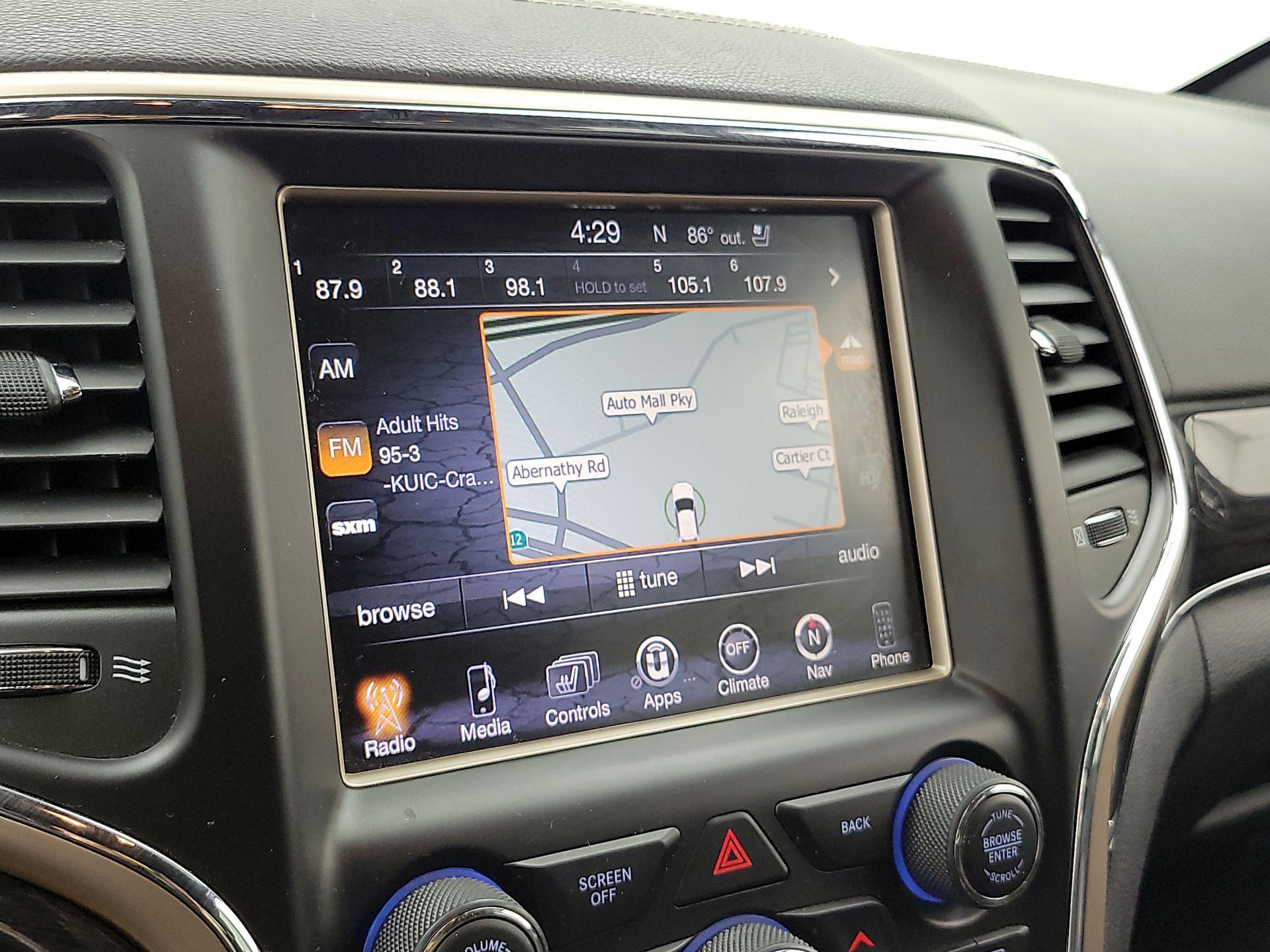 Thumbnail: 2015 Jeep Grand Cherokee - 14