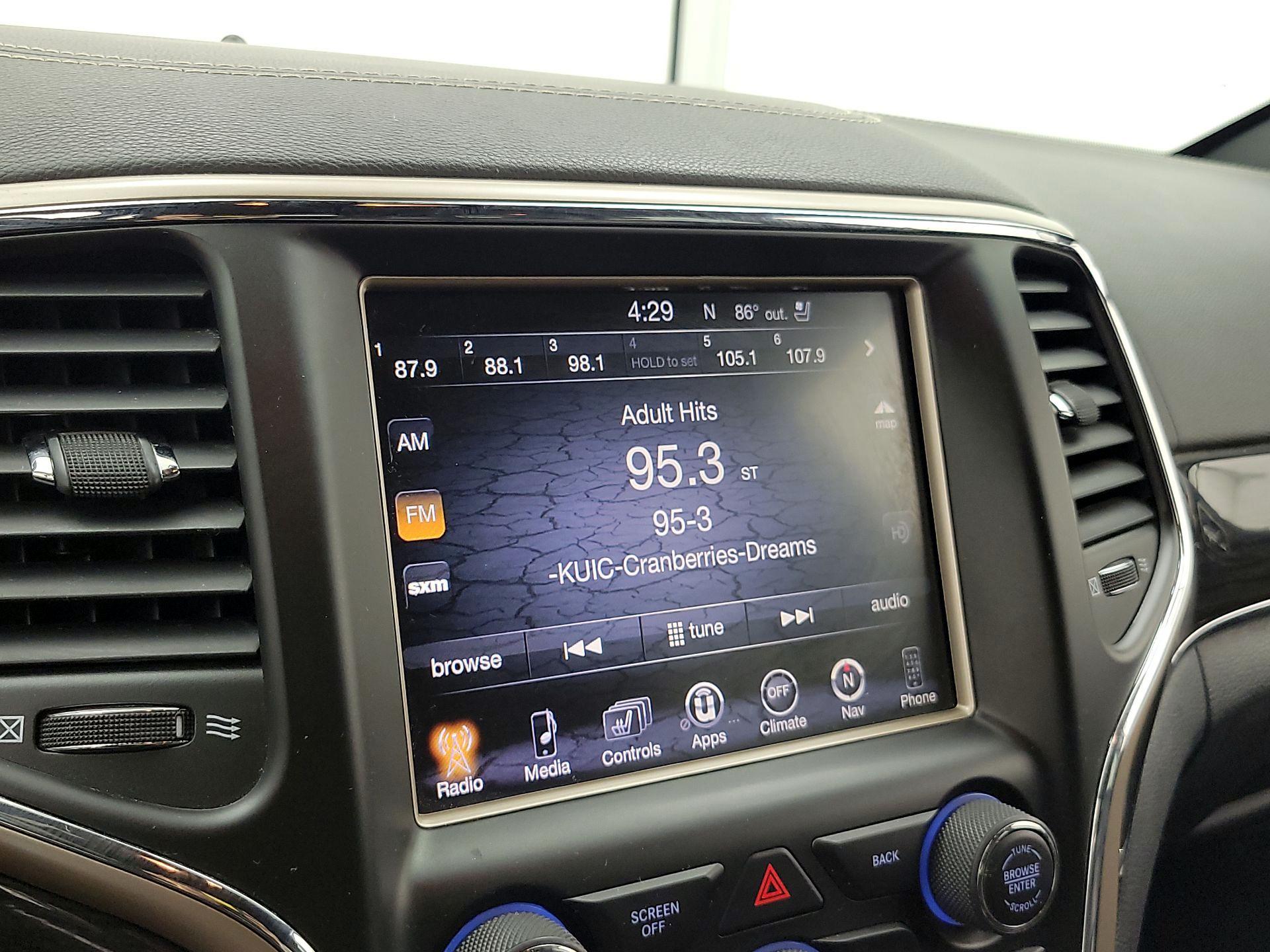 Thumbnail: 2015 Jeep Grand Cherokee - 16