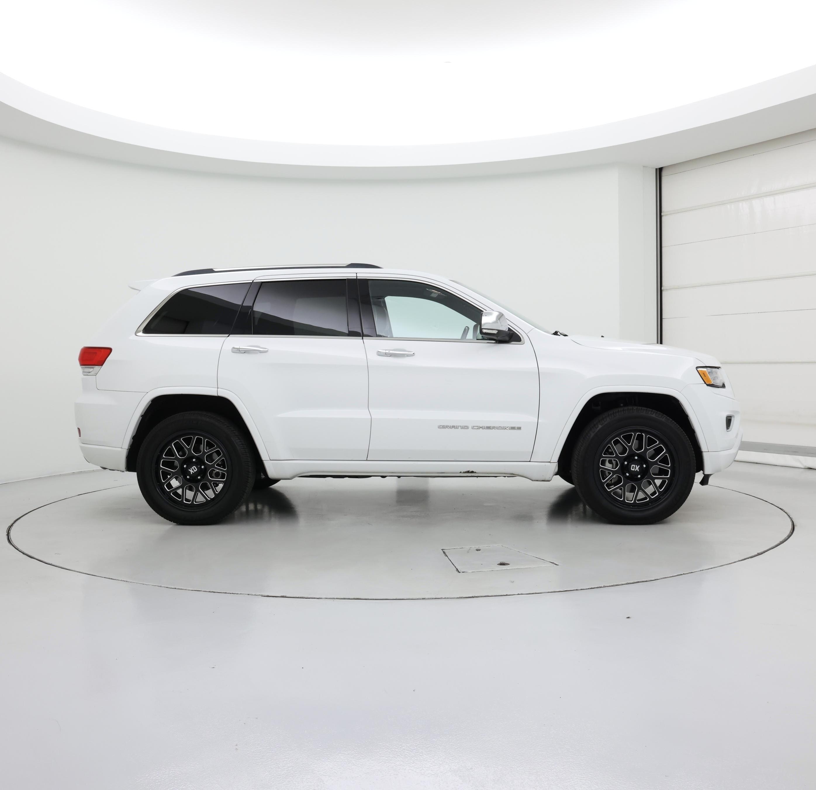 Thumbnail: 2015 Jeep Grand Cherokee - 7