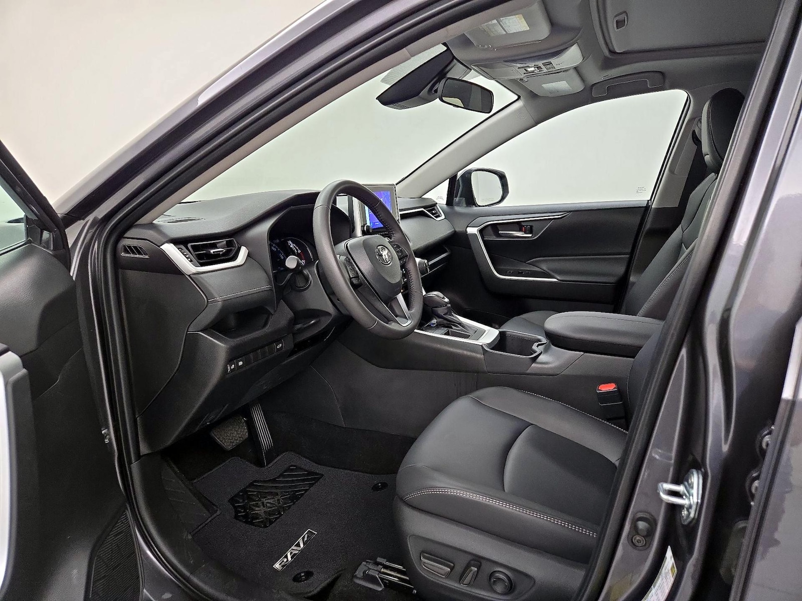 2025 Toyota RAV4 XLE Premium - Photo 12