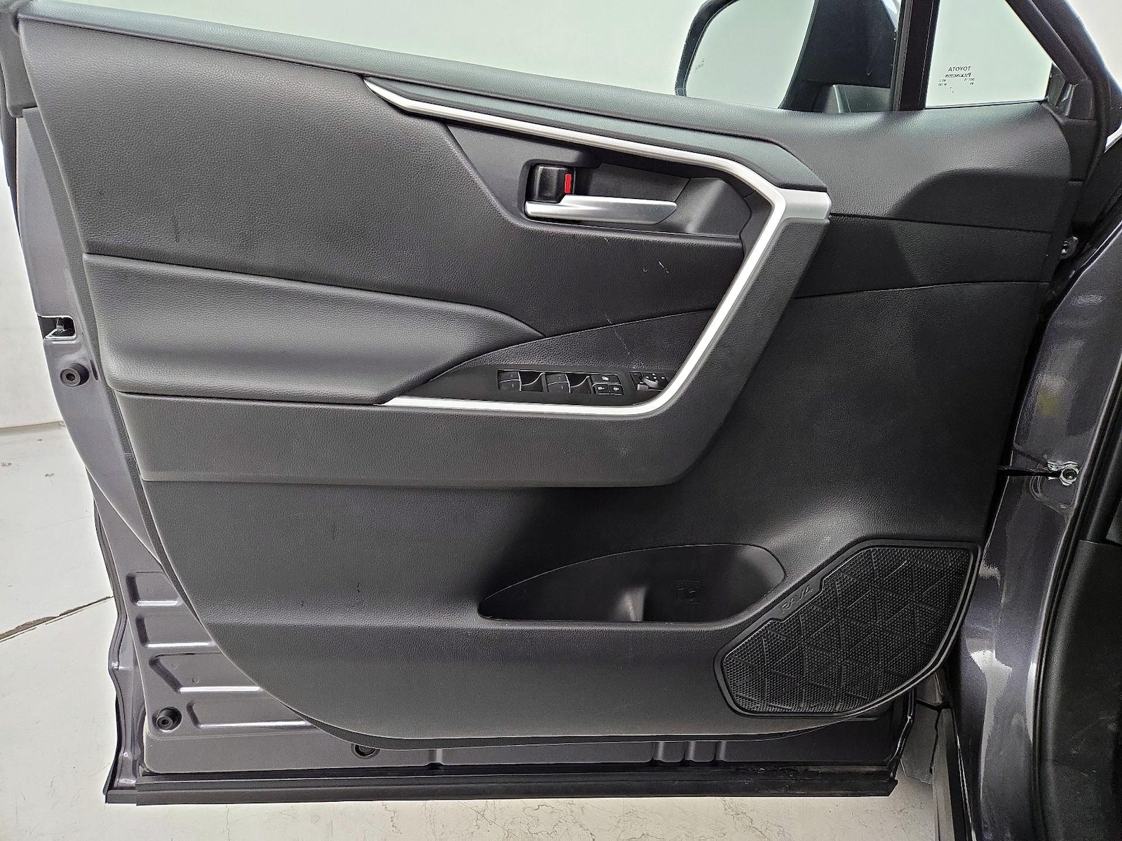 2025 Toyota RAV4 XLE Premium - Photo 13