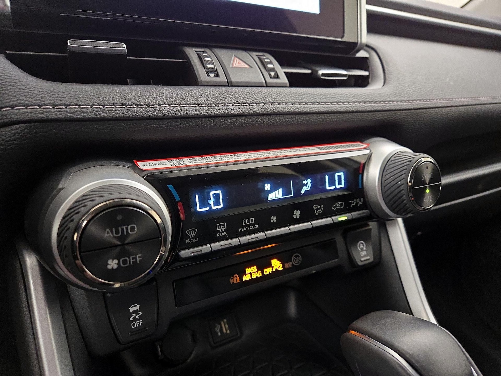 2025 Toyota RAV4 XLE Premium - Photo 18