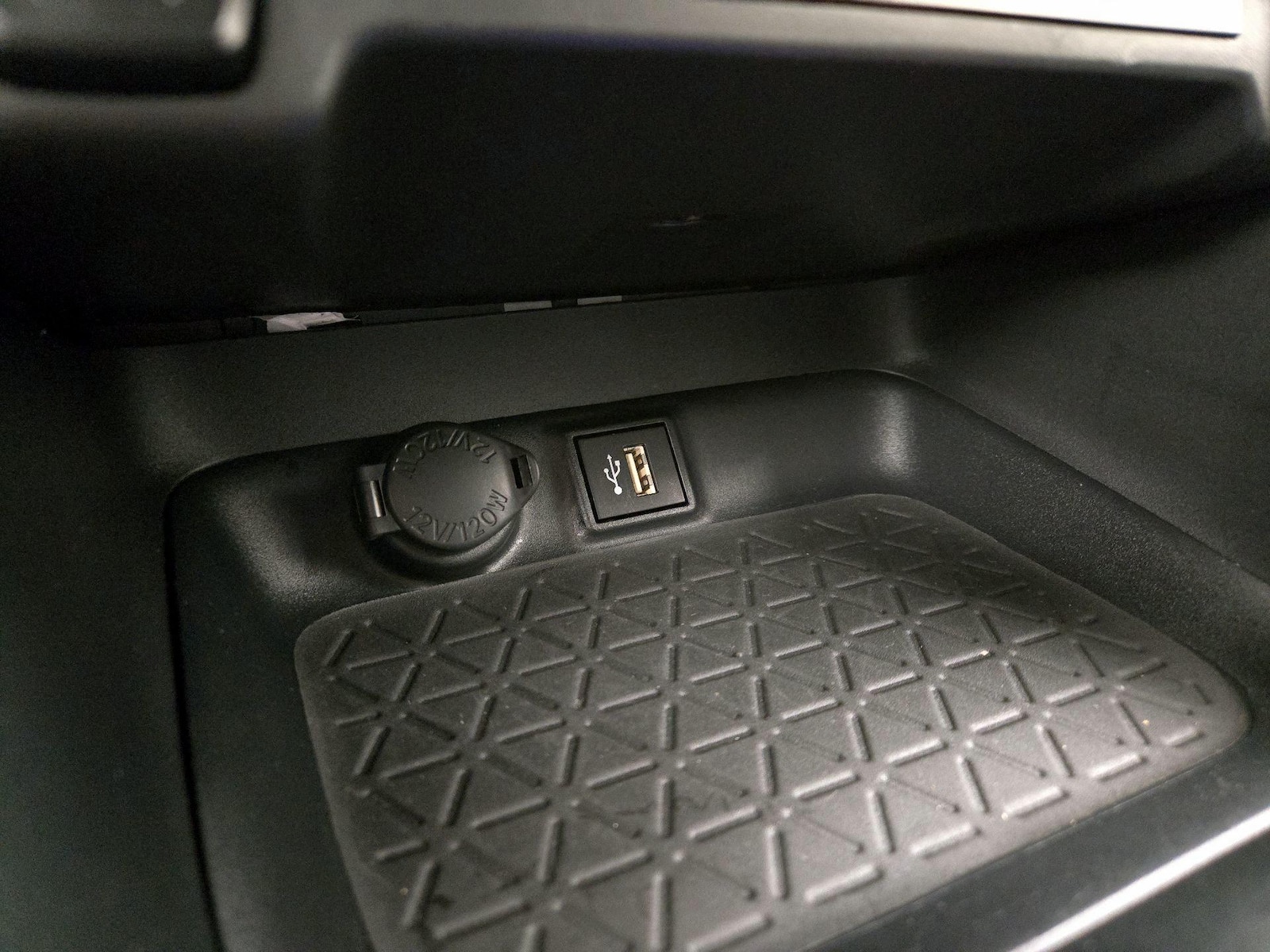 2025 Toyota RAV4 XLE Premium - Photo 20