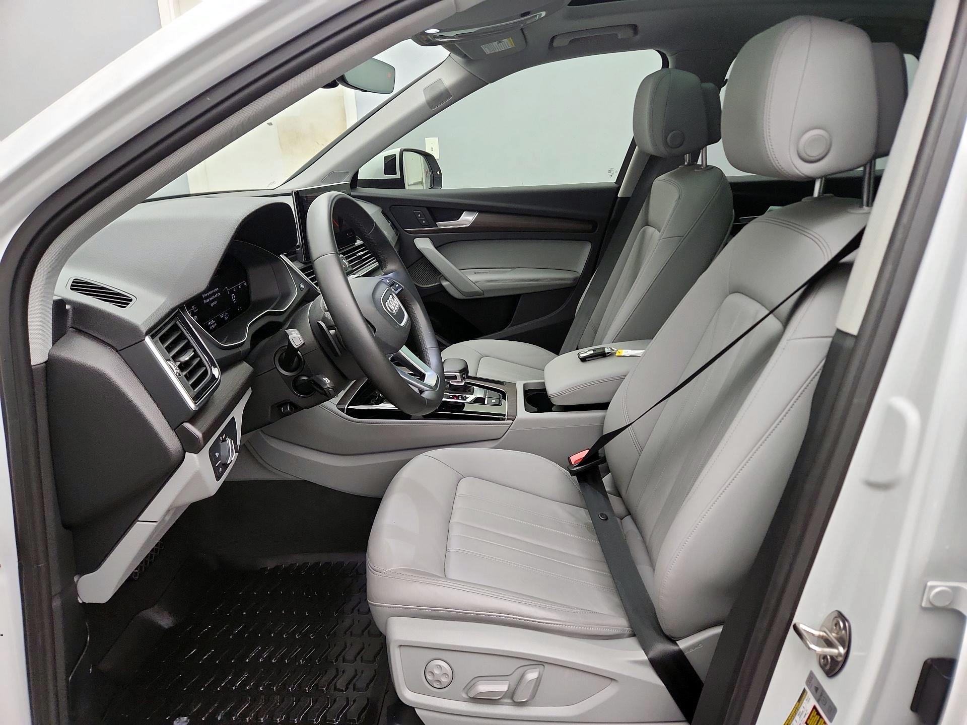 Thumbnail: 2023 Audi Q5 - 11