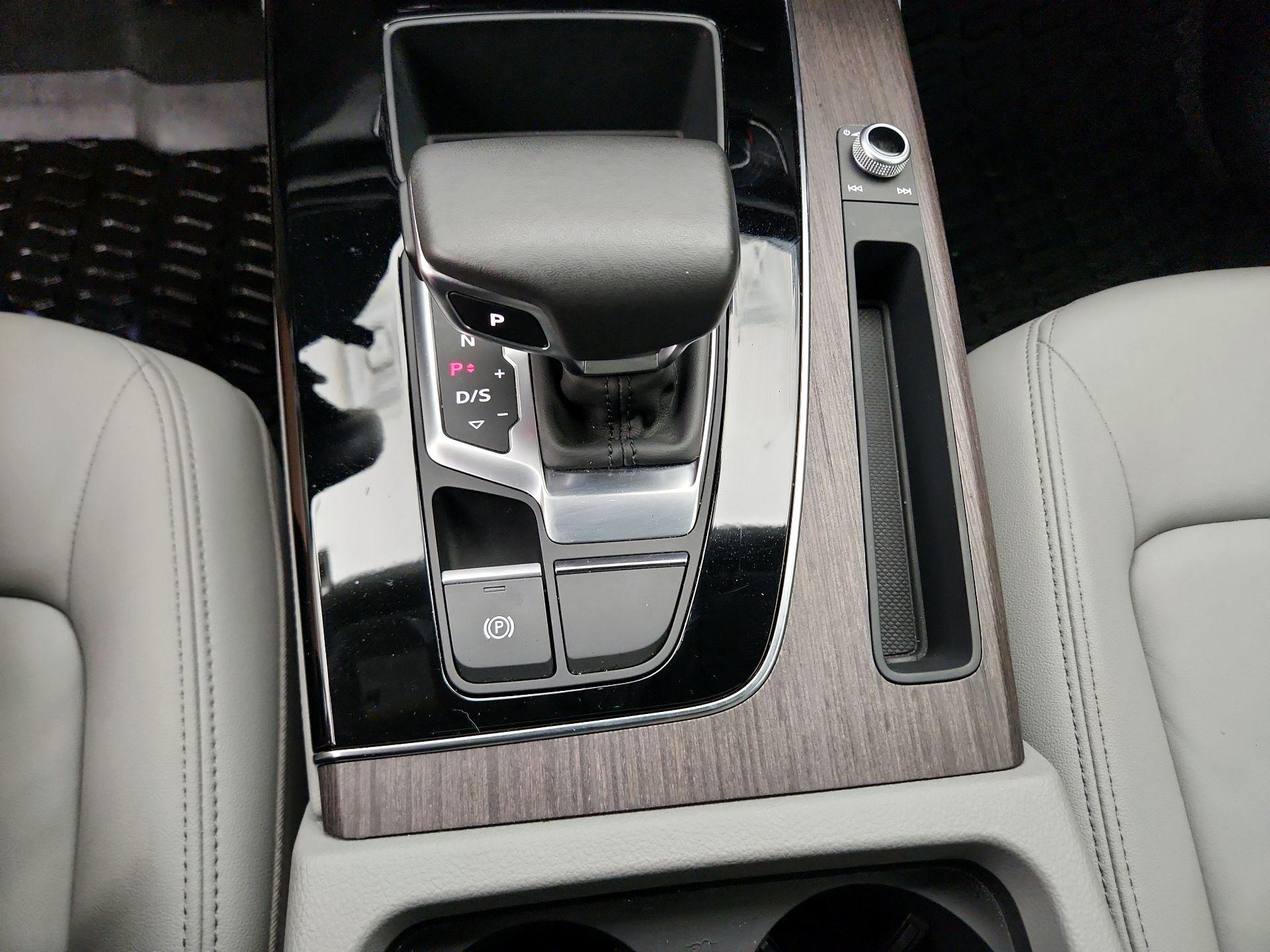 Thumbnail: 2023 Audi Q5 - 17