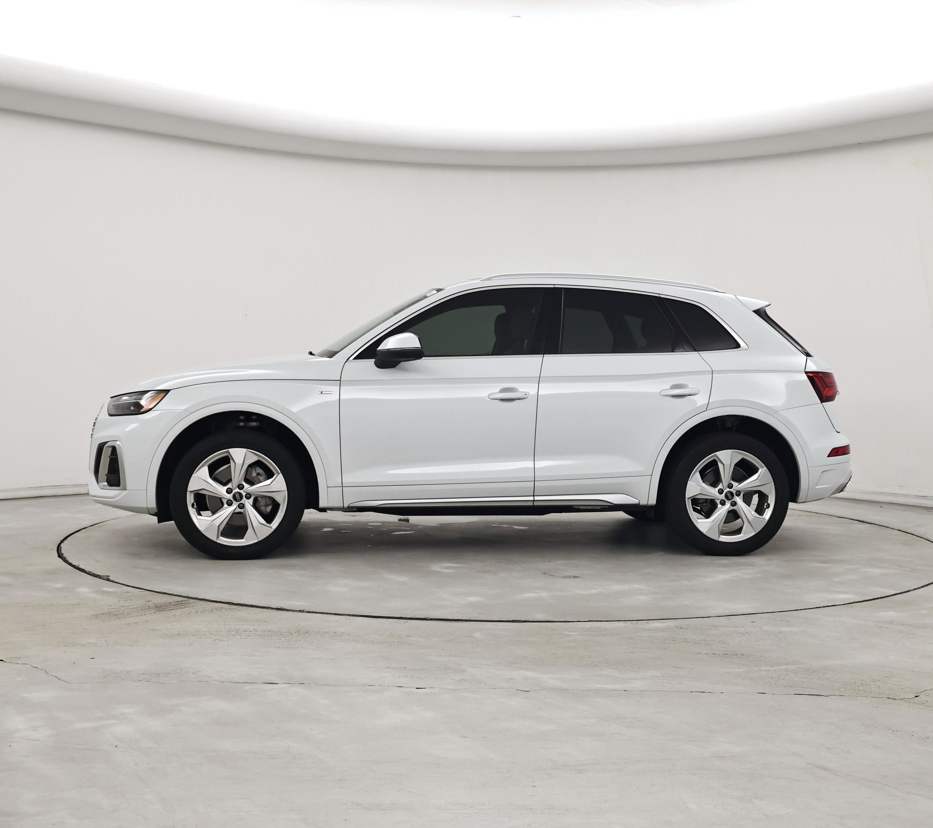 Thumbnail: 2023 Audi Q5 - 3