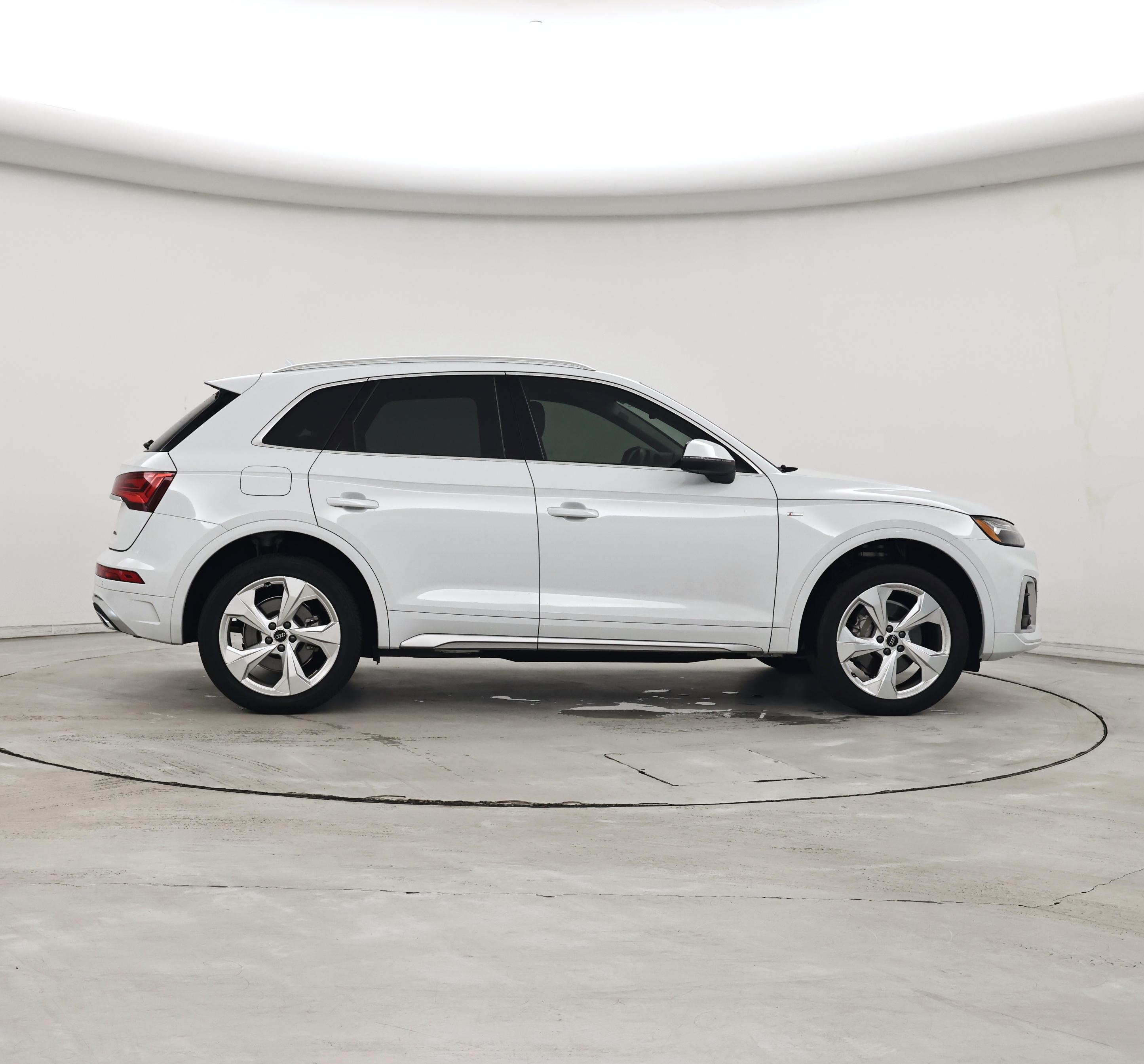 Thumbnail: 2023 Audi Q5 - 7