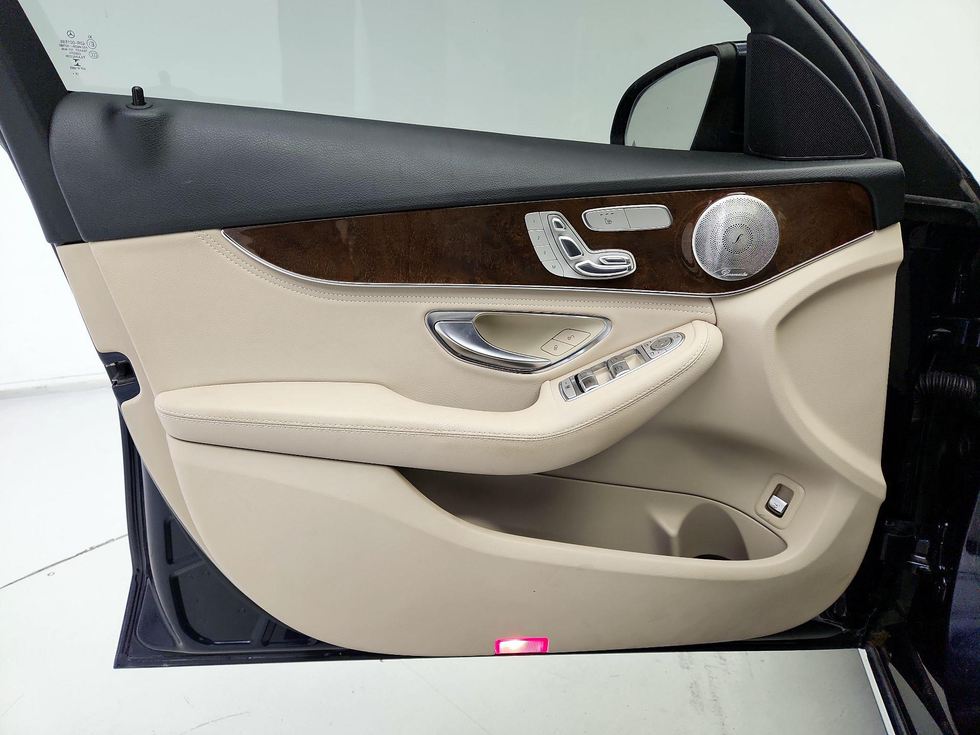 Thumbnail: 2016 Mercedes-Benz C-Class - 12