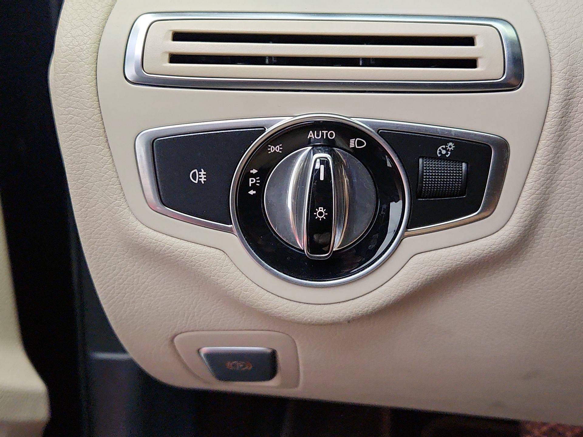 Thumbnail: 2016 Mercedes-Benz C-Class - 13