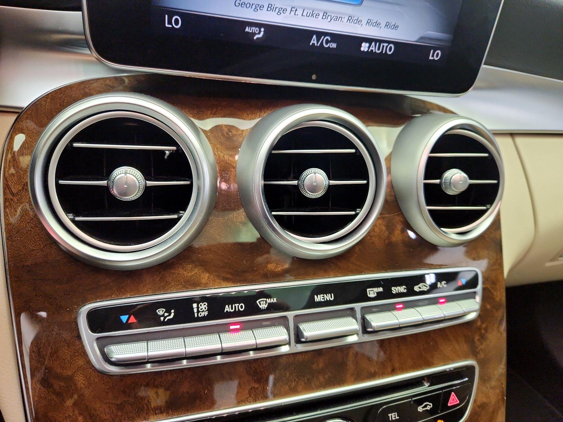 Thumbnail: 2016 Mercedes-Benz C-Class - 17